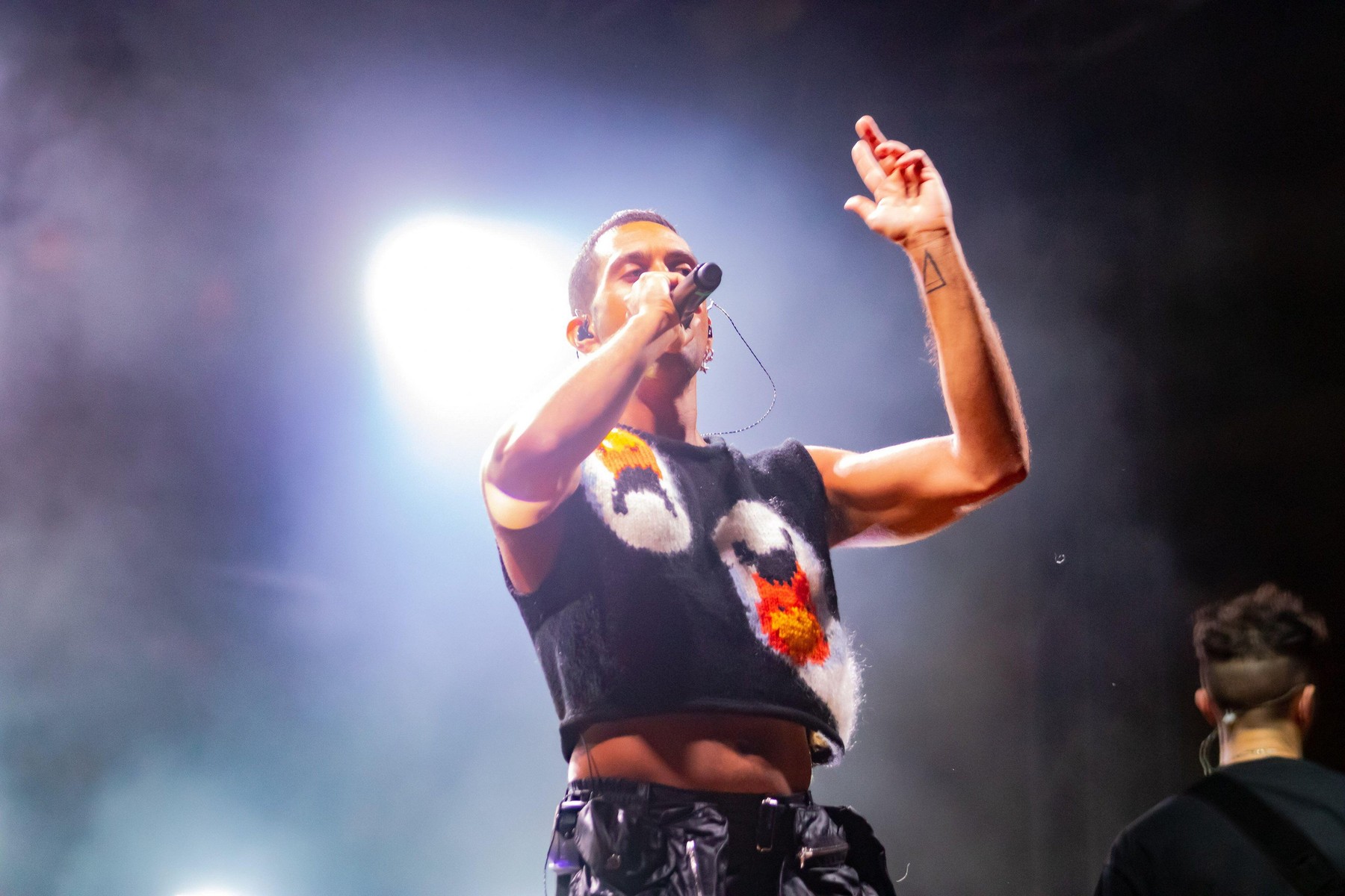 San Severino Marche, Italy. 15th July, 2022. Mahmood performing on stage during Mahmood - Ghettolimpo Summer Tour 2022, Italian singer Music Concert in San Severino Marche, Italy, July 15 2022 Credit: Independent Photo Agency/Alamy Live News