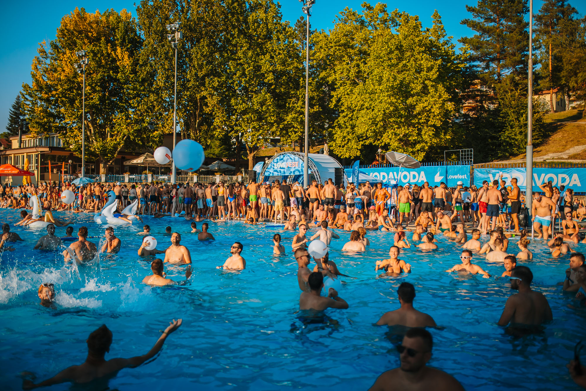 1659962243-H2O-Stage.jpg