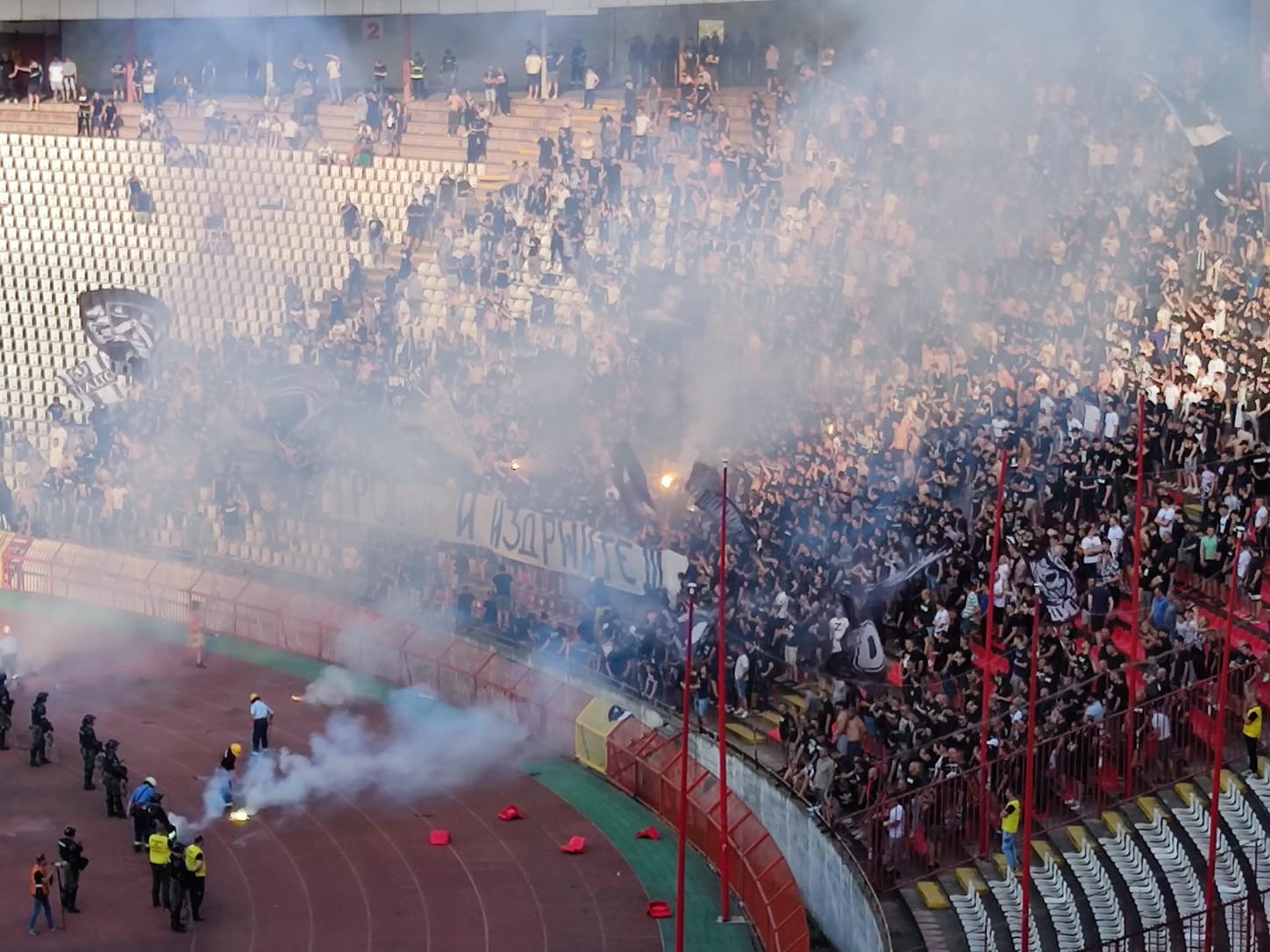 Grobari derbi
