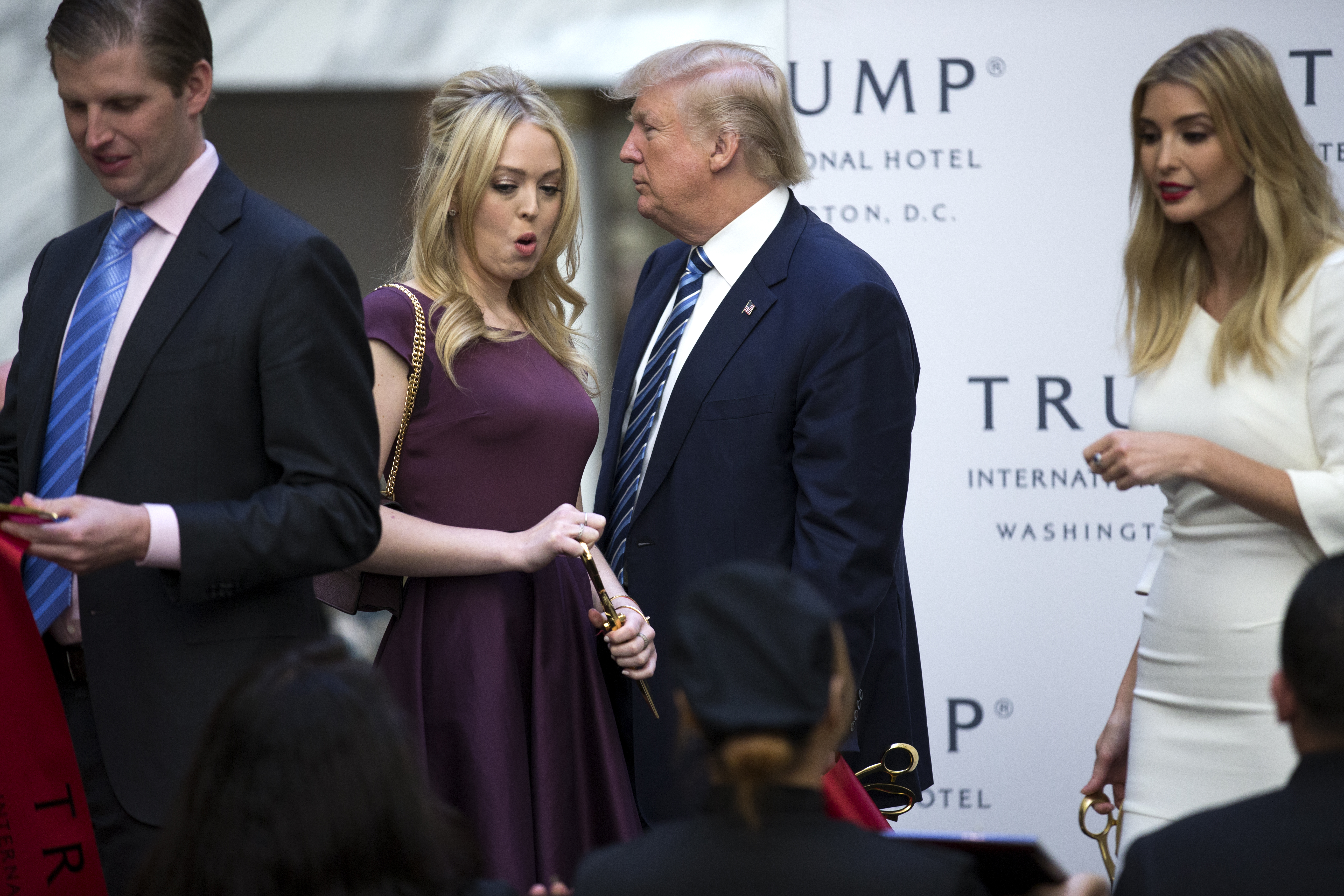 Tramp, Tifani ćerka, Republican Presidential nominee Donald Trump participates in ribbon cutting ceremony for Trump International Hotel