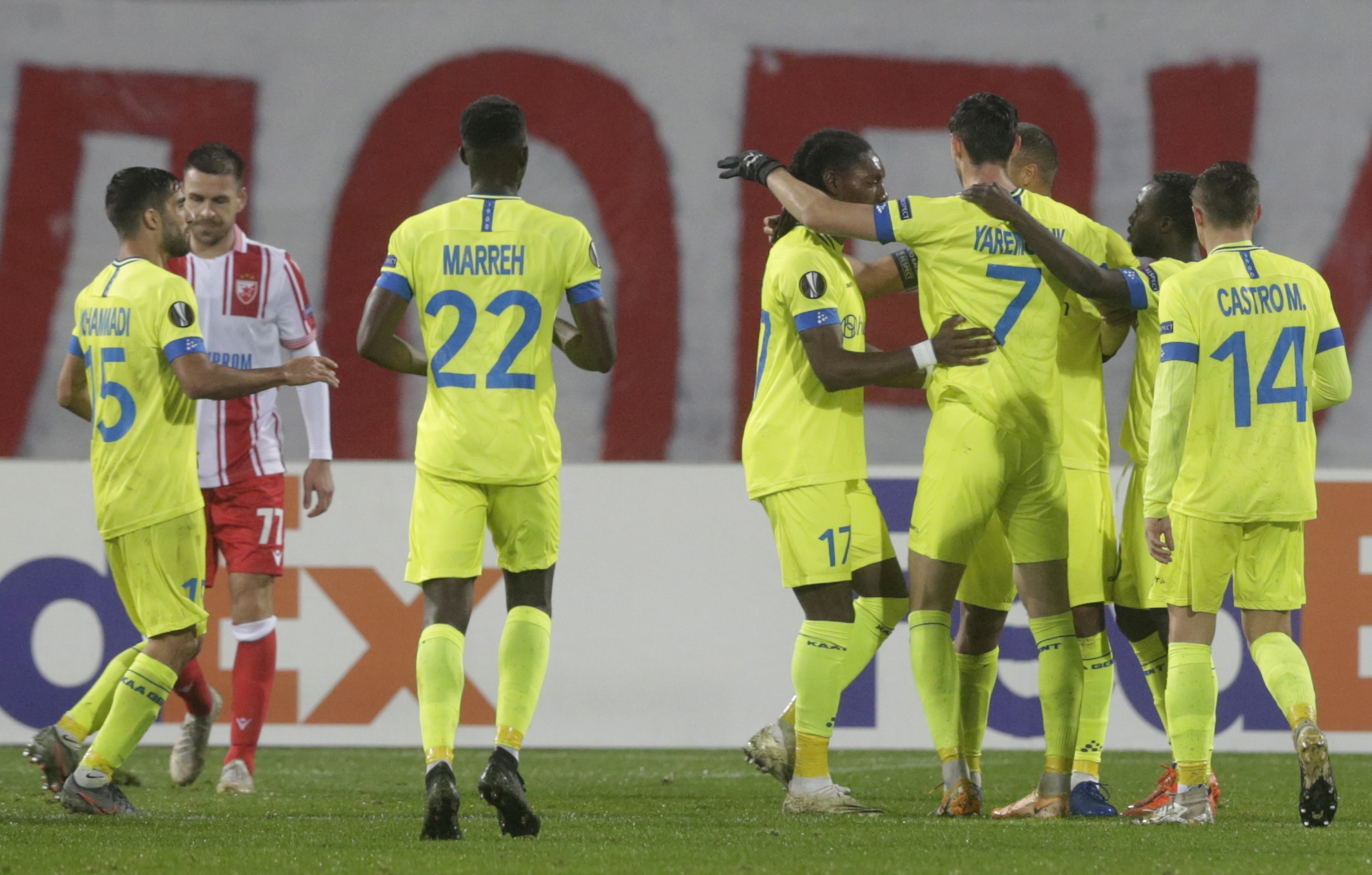 epa08801503 Players of Gent celebrate after scoring the 1-1 during the UEFA Europa League group L match between Red Star Belgrade and KAA Gent in Belgrade, Serbia, 05 November 2020.  EPA-EFE/ANDREJ CUKIC