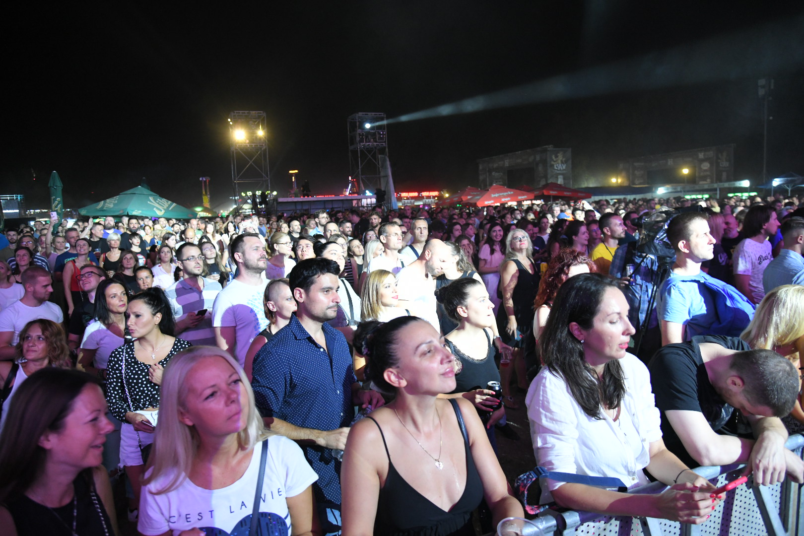Beograd 18. avgust 2022. Drugo vece Beogradskog Bir festa na Uscu, Belgrade Beer Fest 2022, Muzički festival Belgrade Beer fest 2022 Nova.rs  , koncert Masima Savića Foto: Nemanja Jovanović/Nova.rs