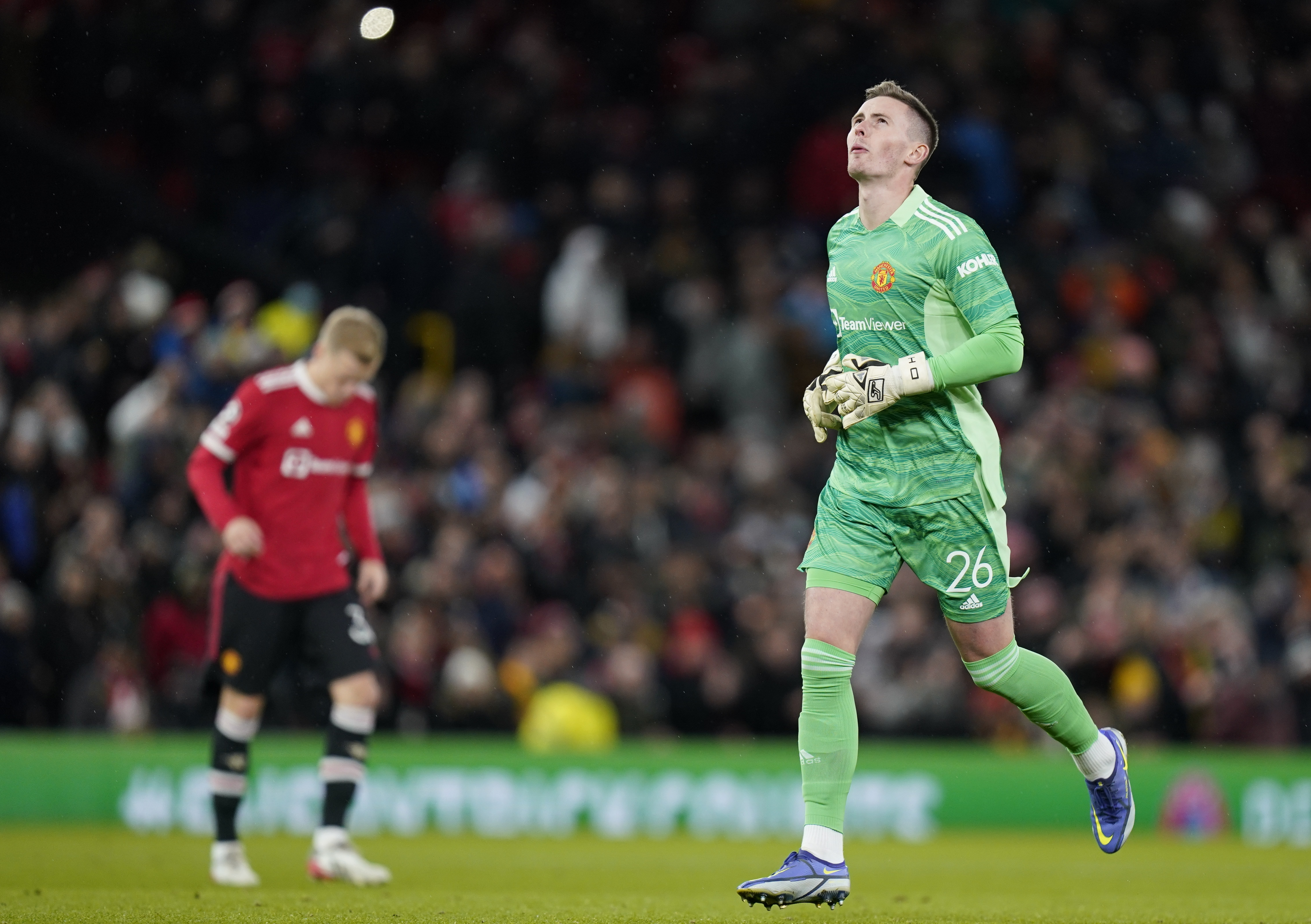 epa09630246 Manchester United's goalkeeper Dean Henderson reacts ahead the UEFA Champions League group F soccer match between Manchester United and Young Boys Bern in Manchester, Britain, 08 December 2021.  EPA-EFE/Tim Keeton