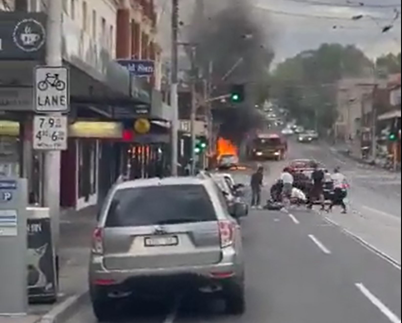 Melburn, zapalio se covek