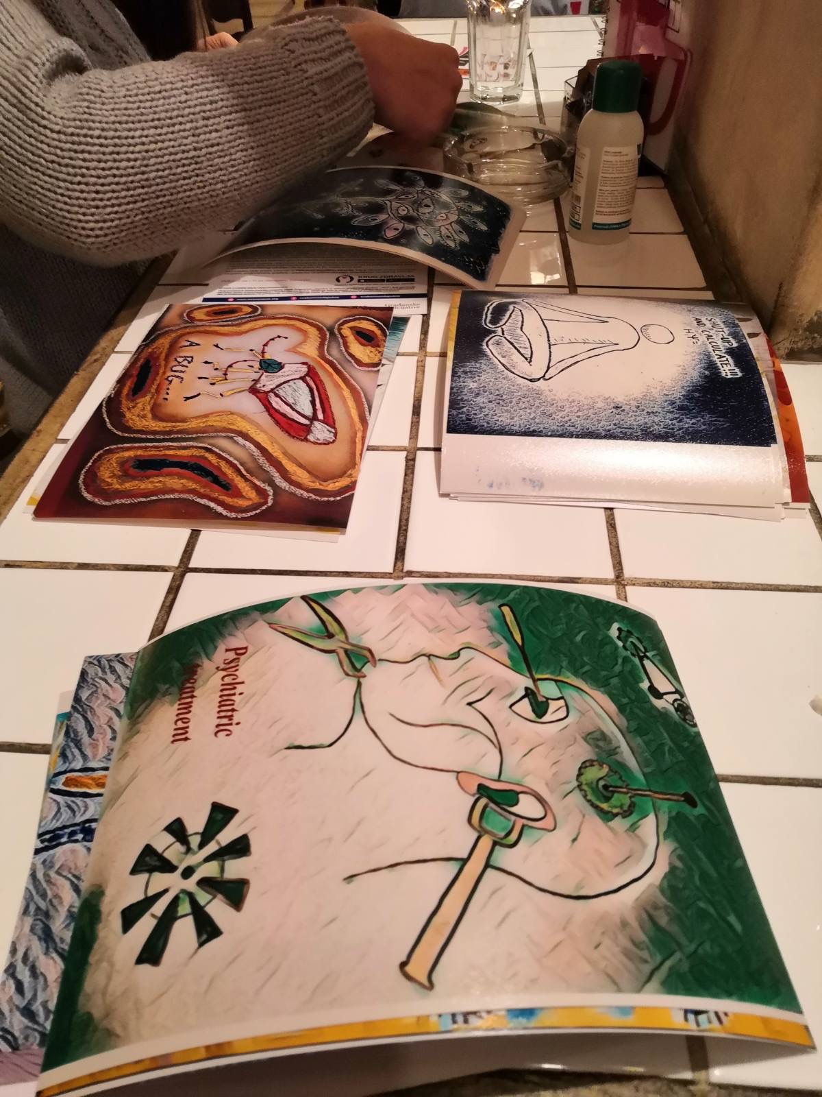 Prodajna izložba slika čiji su autori korisnici psihijatrijskih usluga, Galerija Polet, Udruženje gradjana Videa Foto: Udruženje građana Videa/Umetnička Galerija Polet/Promo