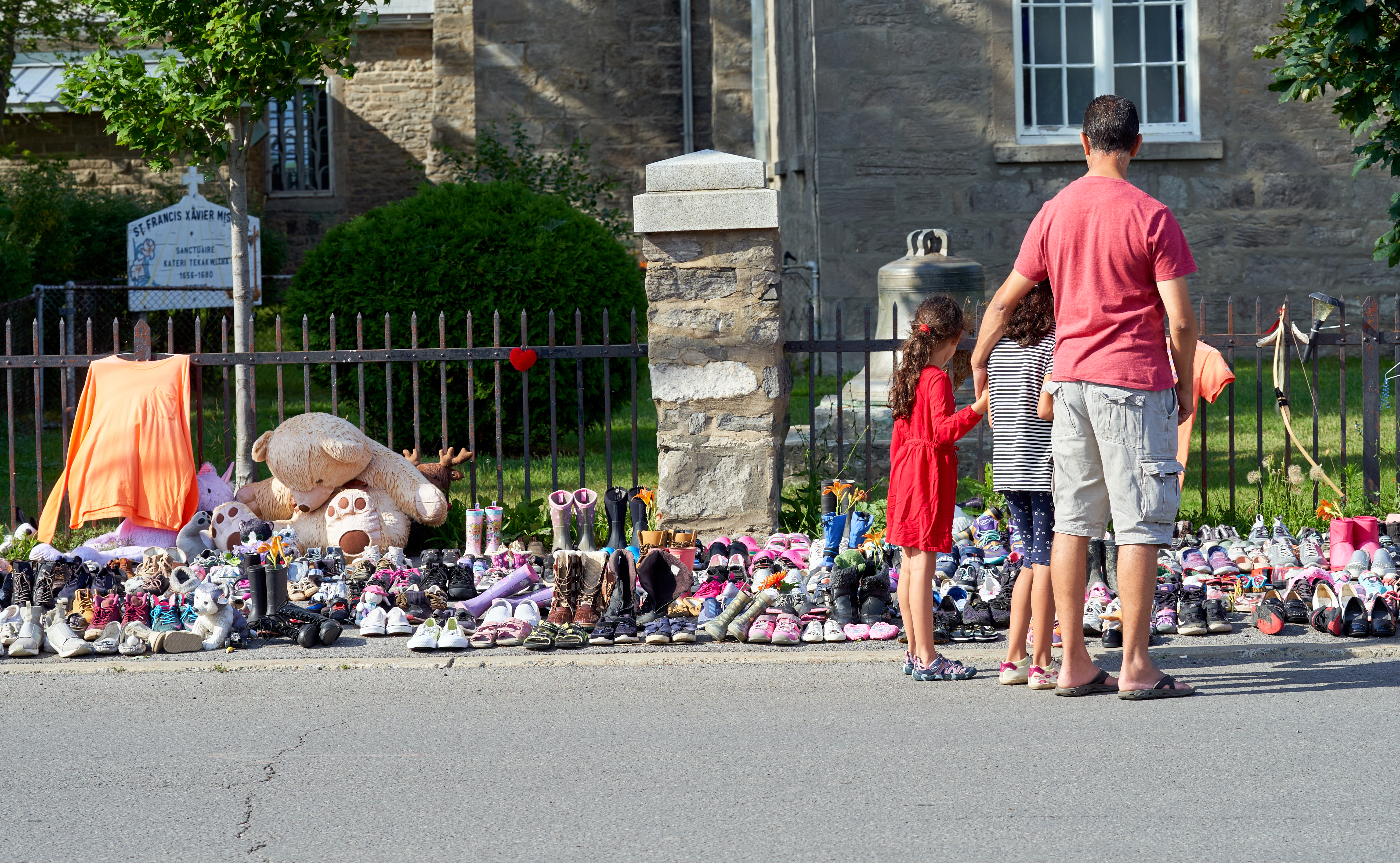 Display set up to protest mass grave containing indigenous children, in Kahnawake