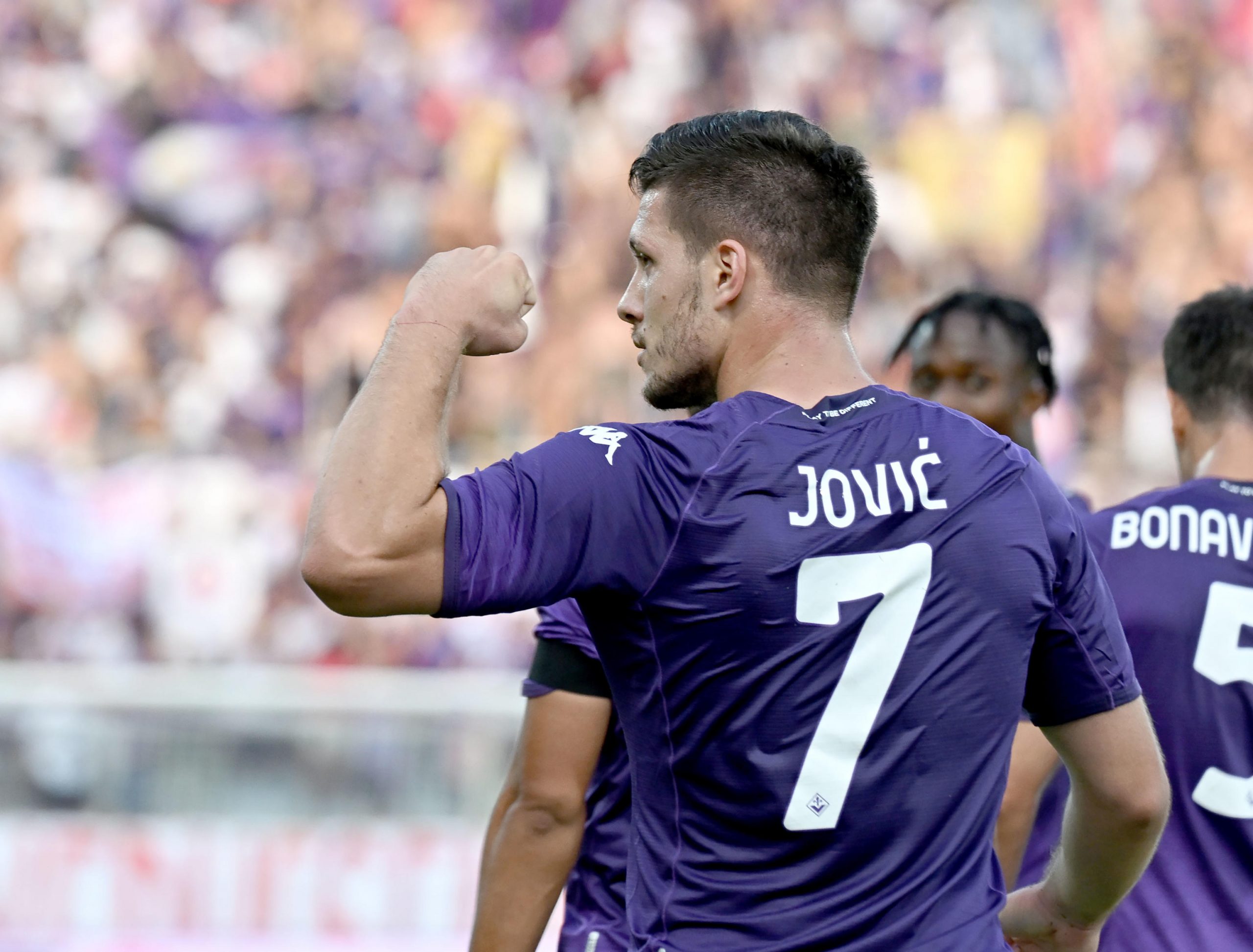 epa10121029 Fiorentina's Foward Luka Jovic celebrate after scoring a goal during the Italian Serie A soccer match ACF Fiorentina vs US Cremonese at Artemio Franchi Stadium in Florence, Italy, 14 August 2022.  EPA-EFE/CLAUDIO GIOVANNINI