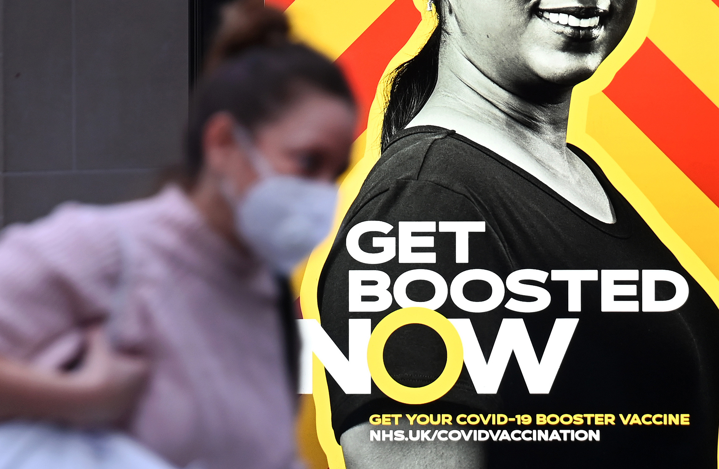 UK covid booster rollout to increase to one million people a day to fight Omicron 'tidal wave'