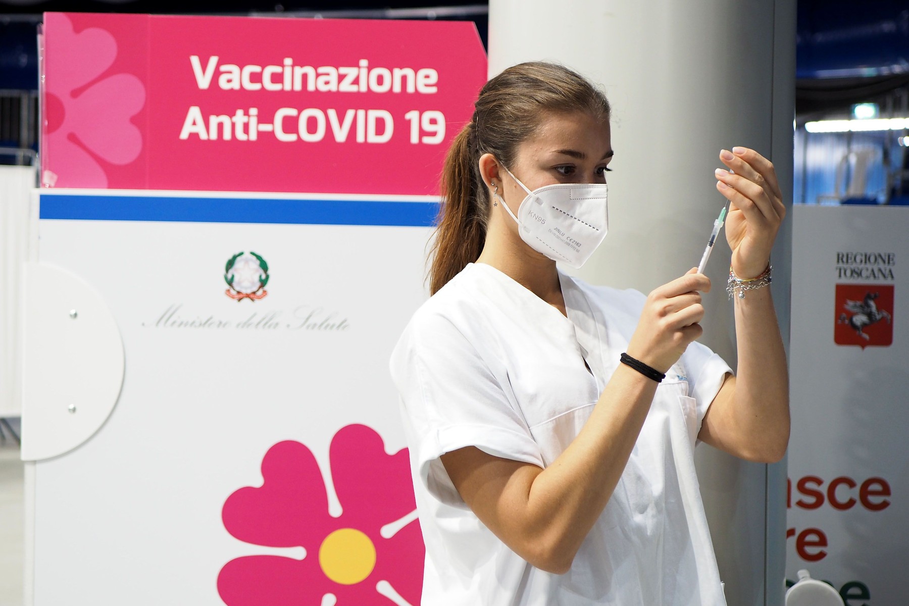 Italy, Arezzo, vaccination anti Covid-19 for foreign citizens