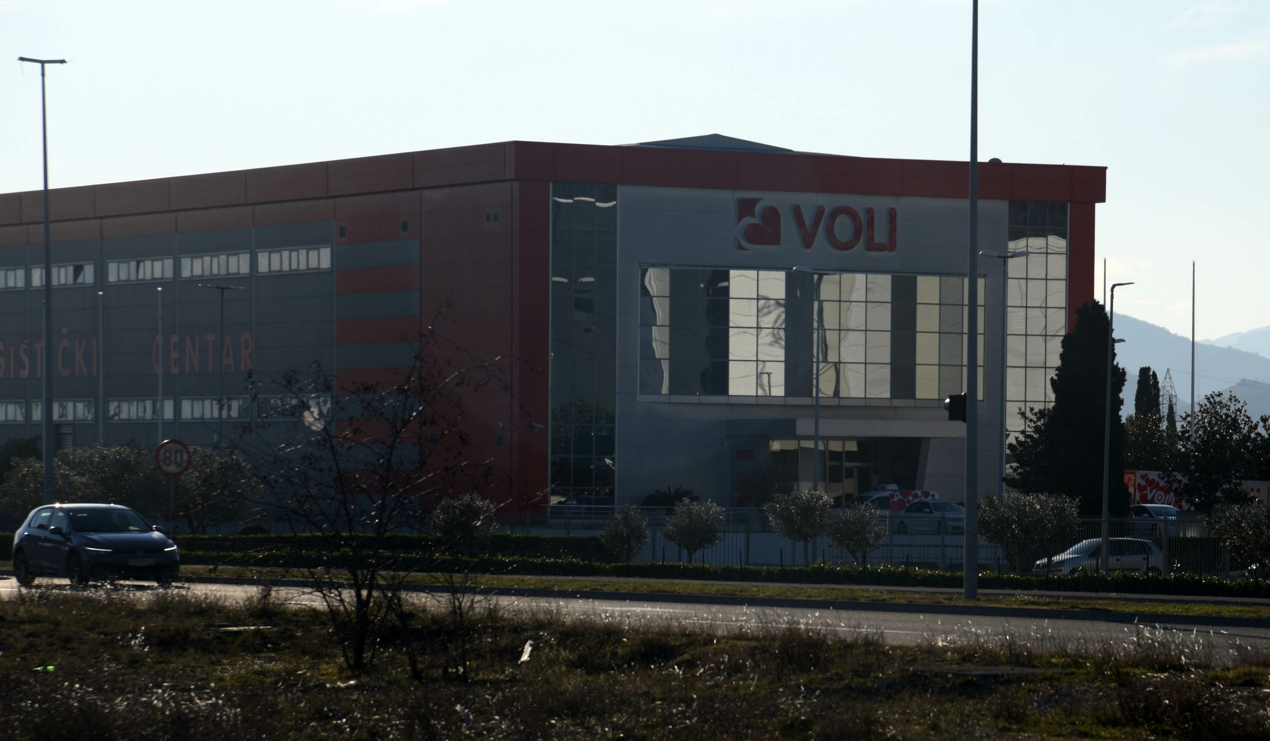 LDC VOLI Logisticko distributivni centar kod KAPa 
pronadjena droga u paktima sa banama
Foto BORIS PEJOVIC