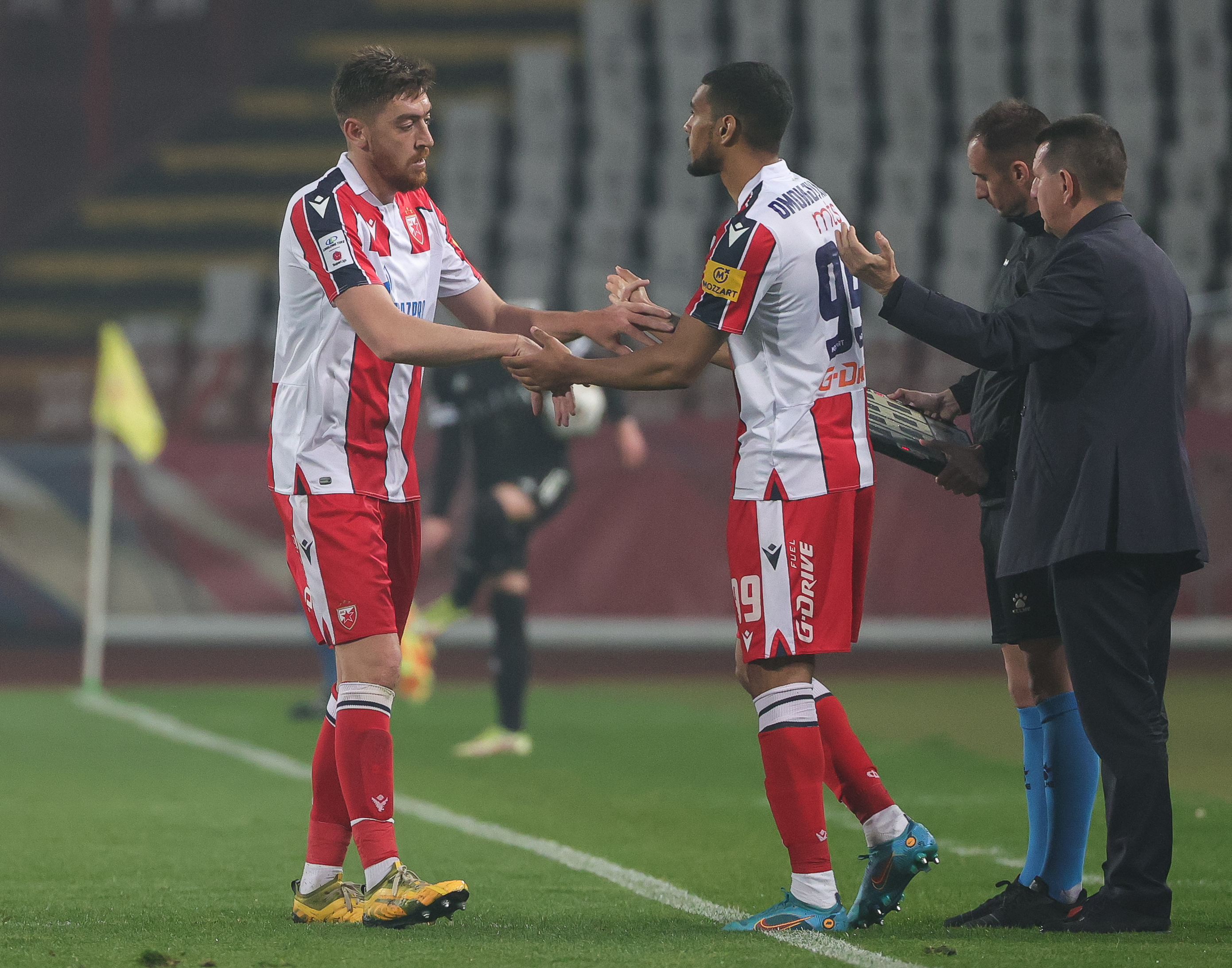 Milan Pavkov (L) and Ohikhuaeme Omoijuanfo Ohi
Fudbal-Super League Season 2021/2022
Crvena Zvezda v Cukaricki
Beograd, 27.04.2022.
foto: Srdjan Stevanovic/Starsport.rs ©