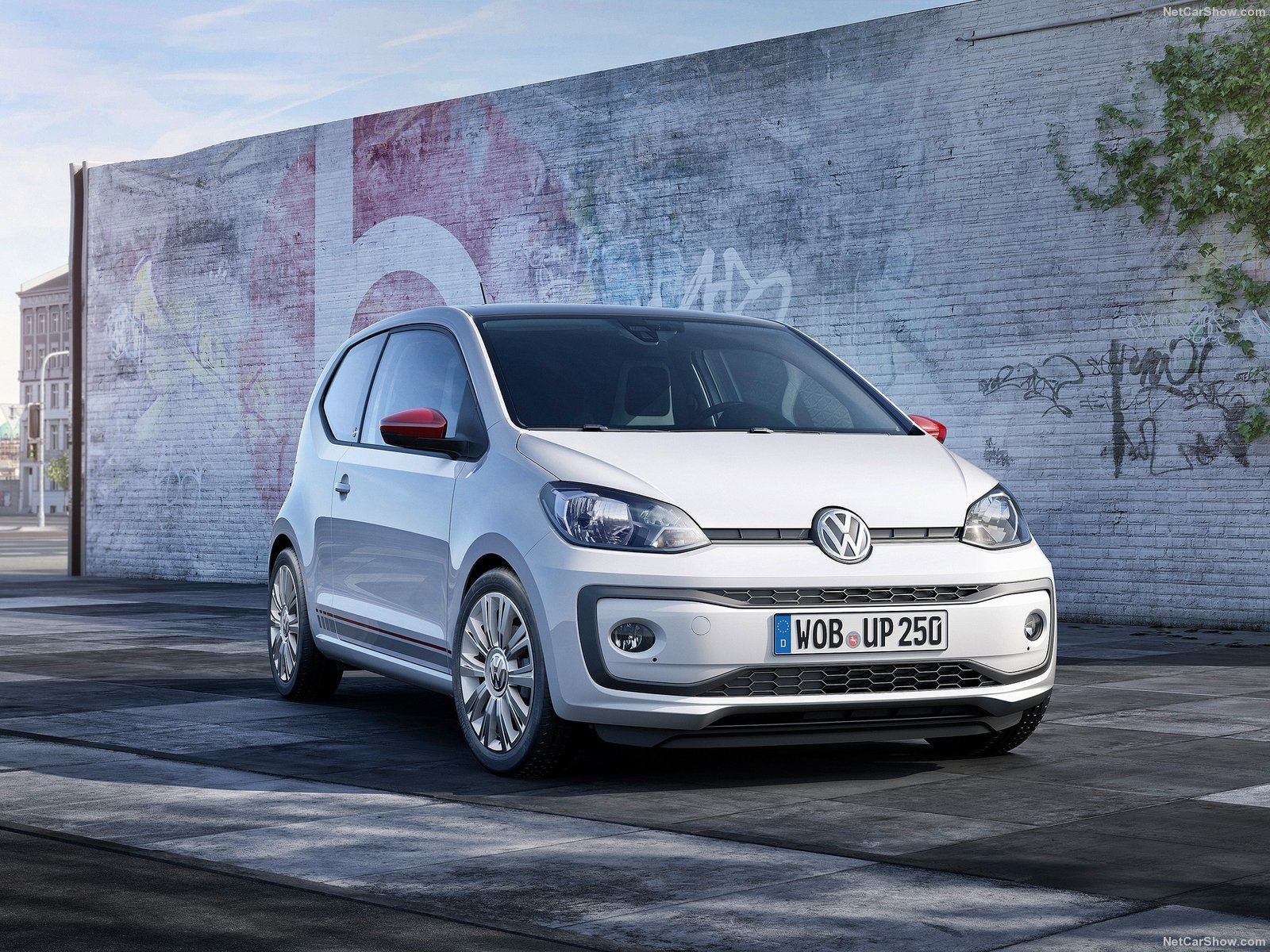 1666703104-Volkswagen-Up-2017-1600-02.jpg