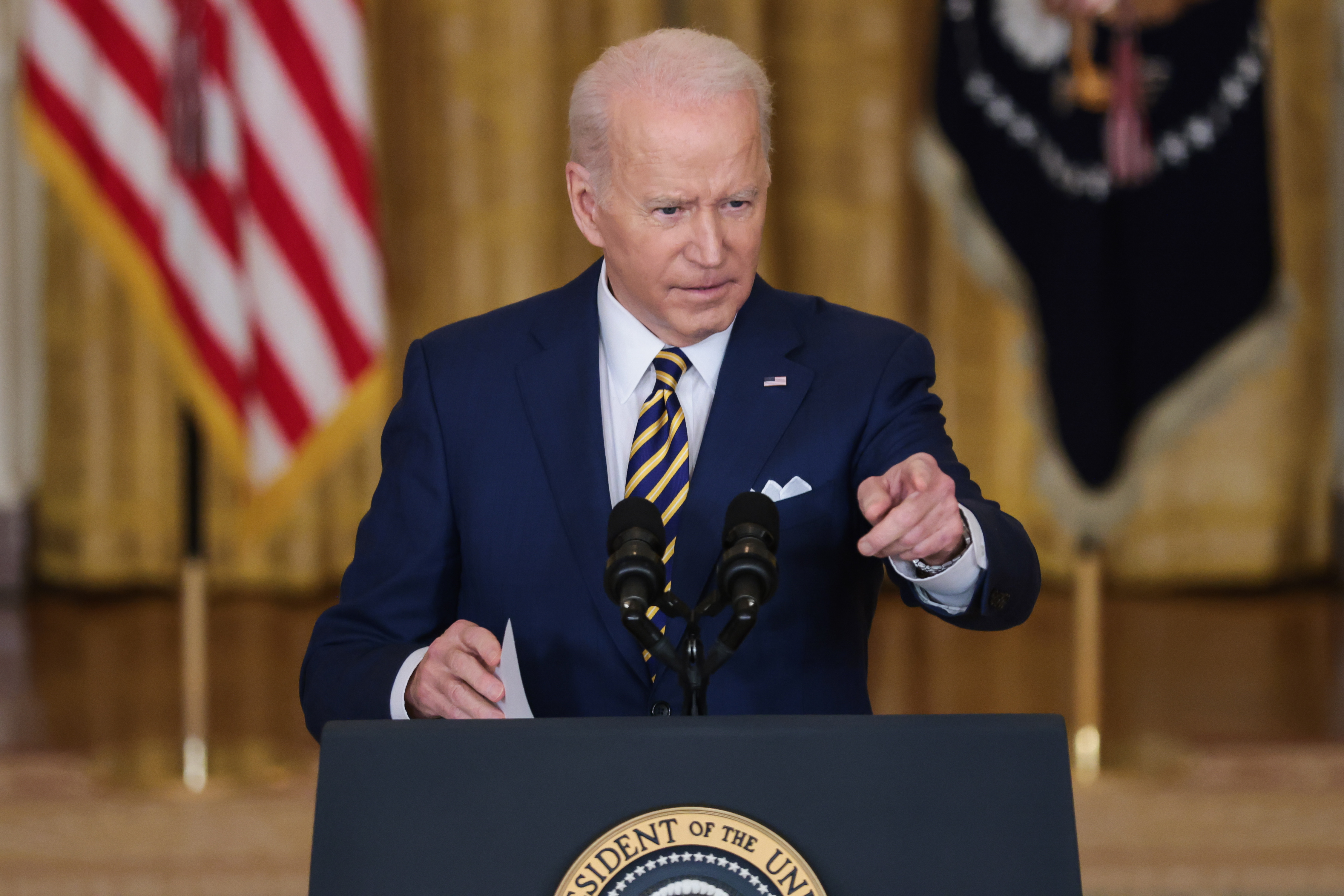 epa09695805 US President Joe Biden speaks during a press conference in the East Room of the White House, in Washington, DC, USA, 19 January 2022.  EPA-EFE/Oliver Contreras / POOL