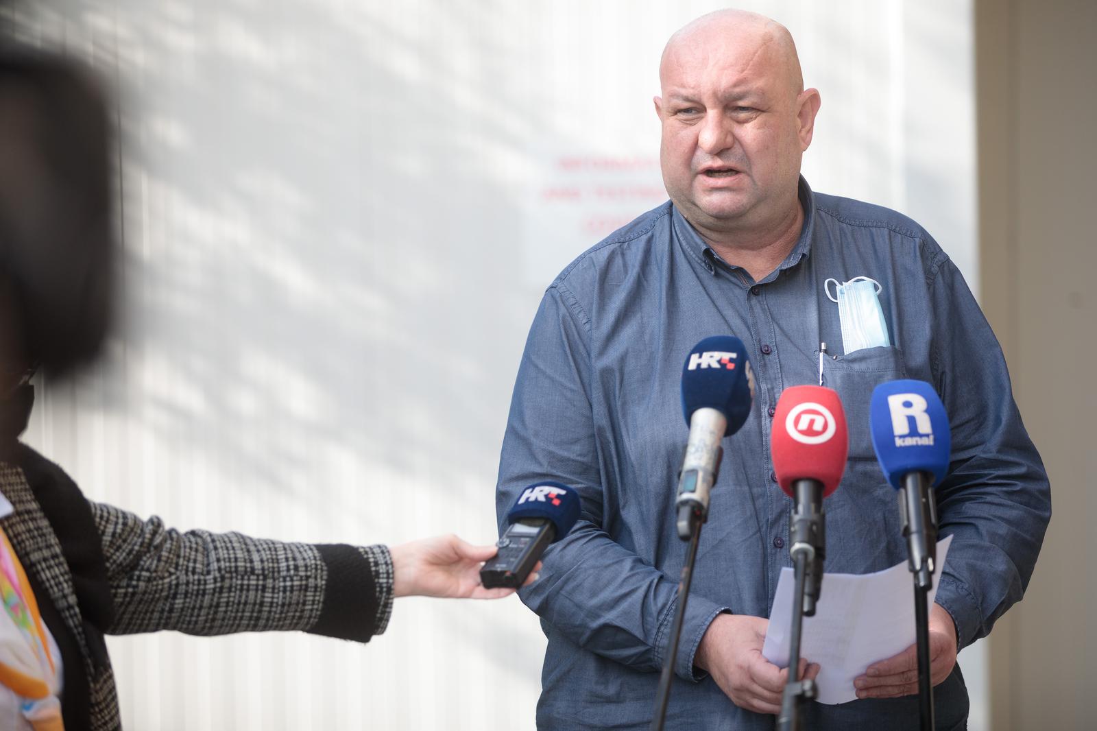 Rijeka: Epidemiolog Dobrica Rončević održao konferenciju za medije