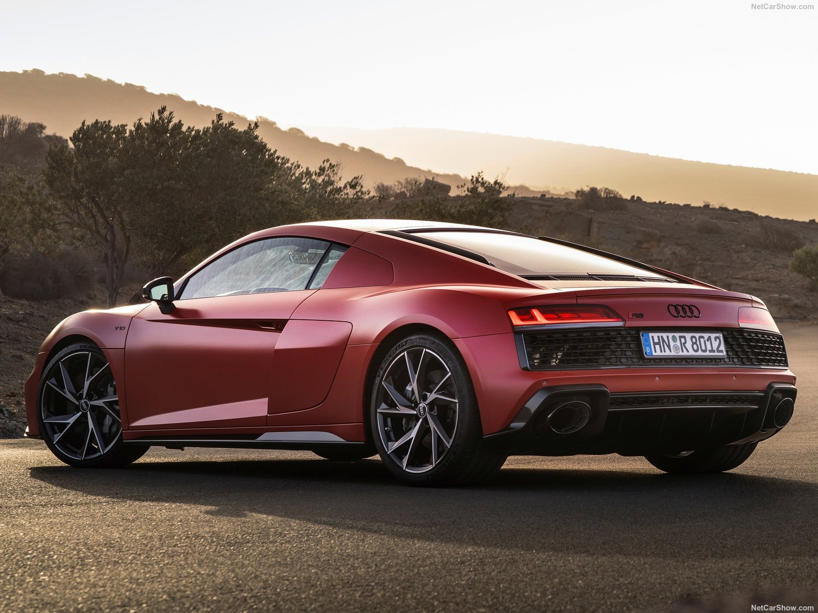 Audi, a tagovi: R8, v10, superautomobil