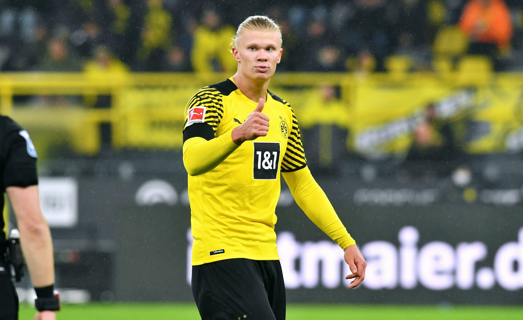 Fussball, Bundesliga, Deutschland, Herren, Saison 2021/2022, 14. Spieltag, Signal Iduna Park Dortmund: Bor. Dortmund, BVB (gelb) - FC Bayern Mnchen,