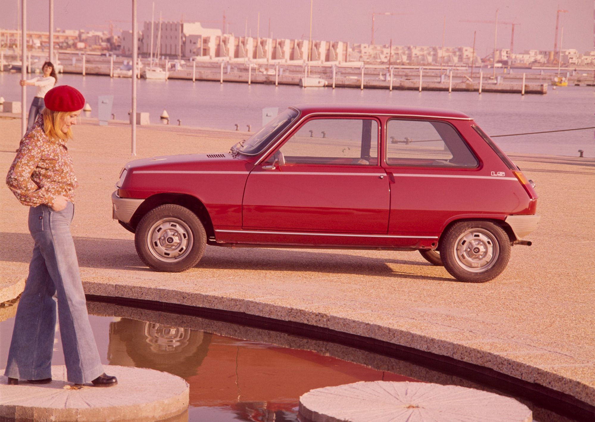 1658313277-1972-Renault-5-2-e1658315524927.jpg
