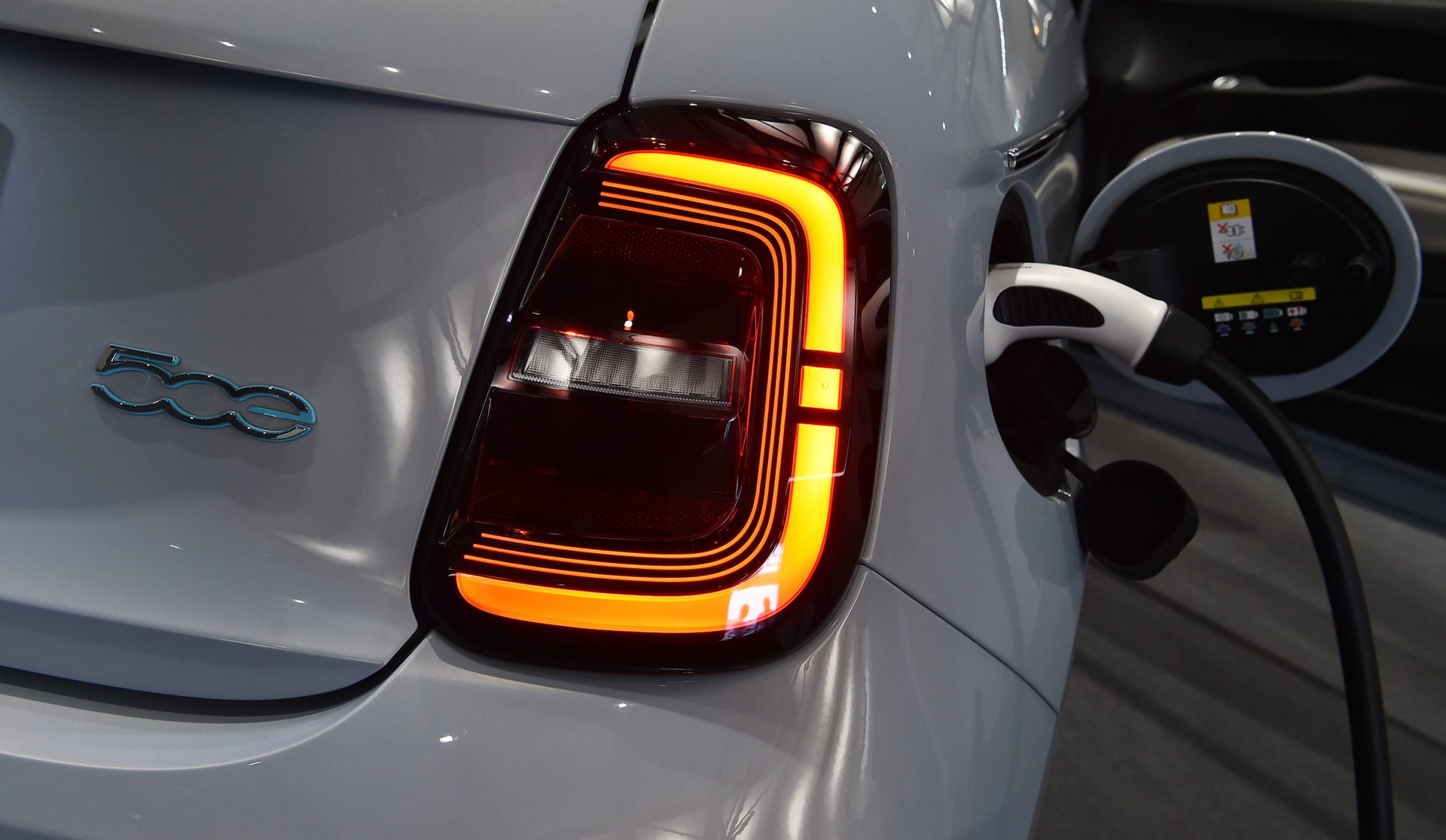 epa08546183 The new electric 500, built in the Fiat Mirafiori factory, is presented to the public at the Mirafiori Motor Village, in Turin, Italy, 14 July 2020.  EPA-EFE/ALESSANDRO DI MARCO