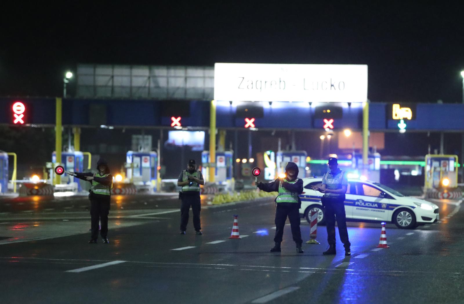 Zatvorena autocesta Zagreb - Karlovac u oba smjera, navijači se potukli s policijom