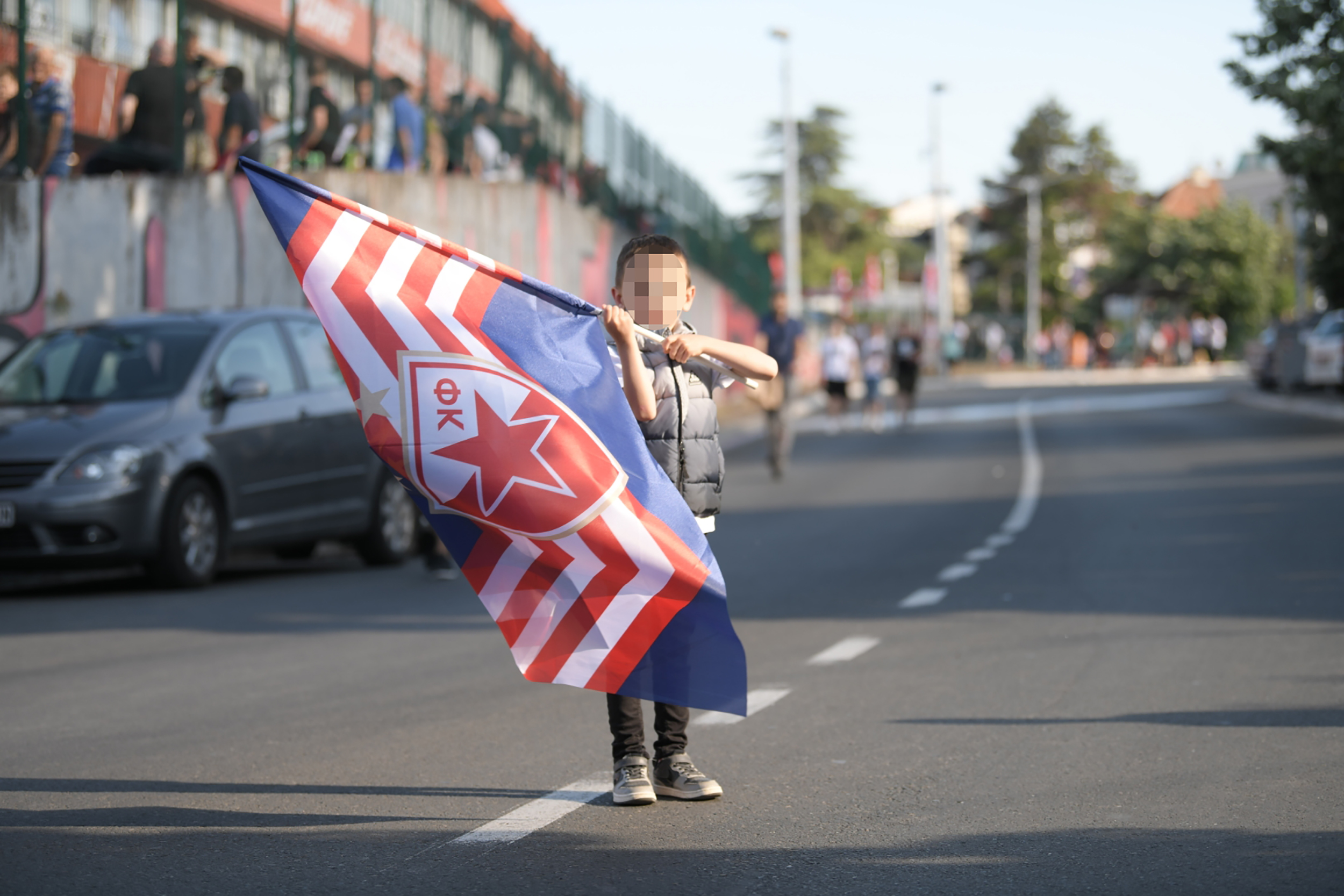 Beograd 22.05.2022. Utakmica, fudbal. crvena zvezda, navijači, dete, zastava, , utakmica Crvena zvezda Voždovac