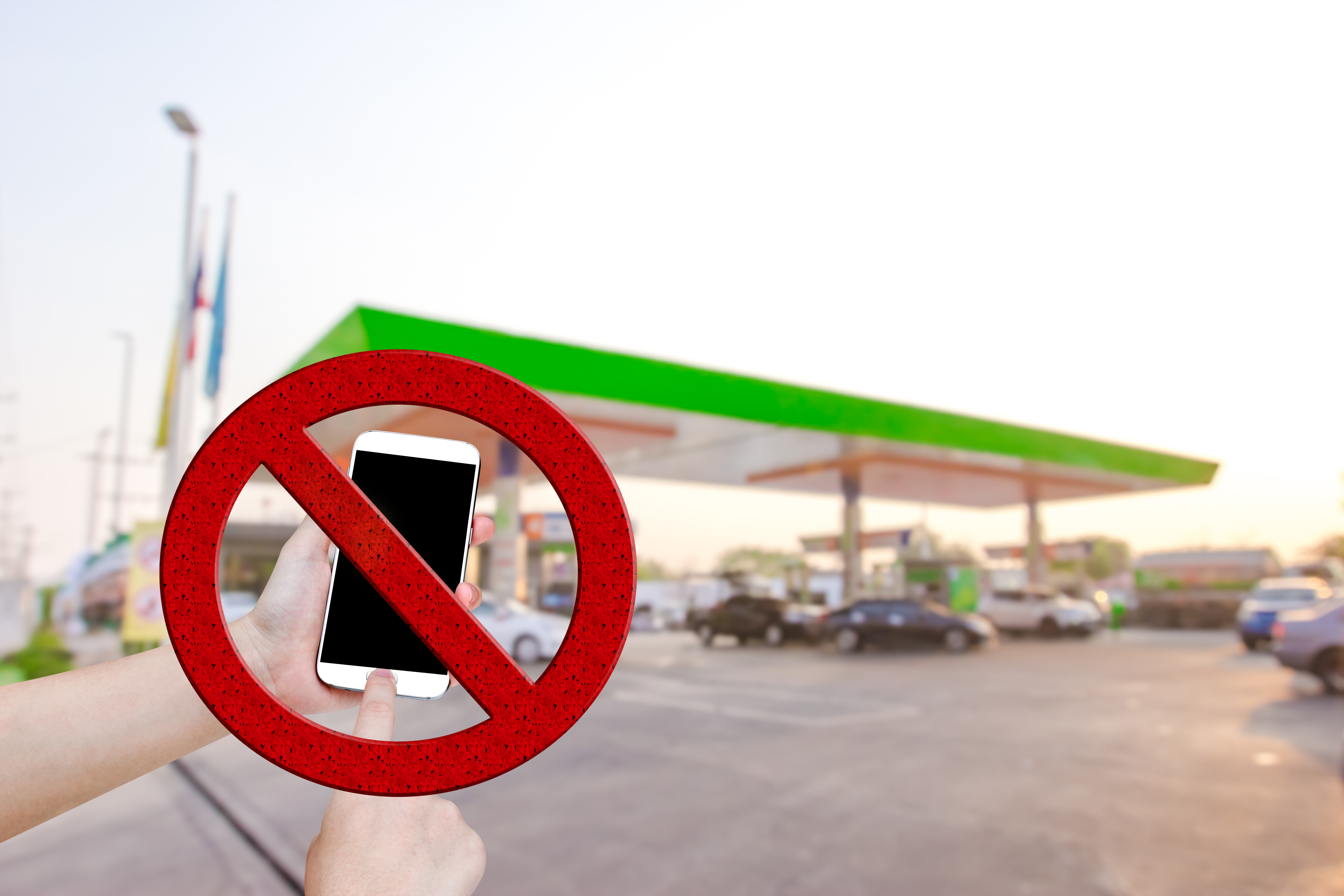 Don't,Use,Your,Mobile,Phone,In,Gas,Station