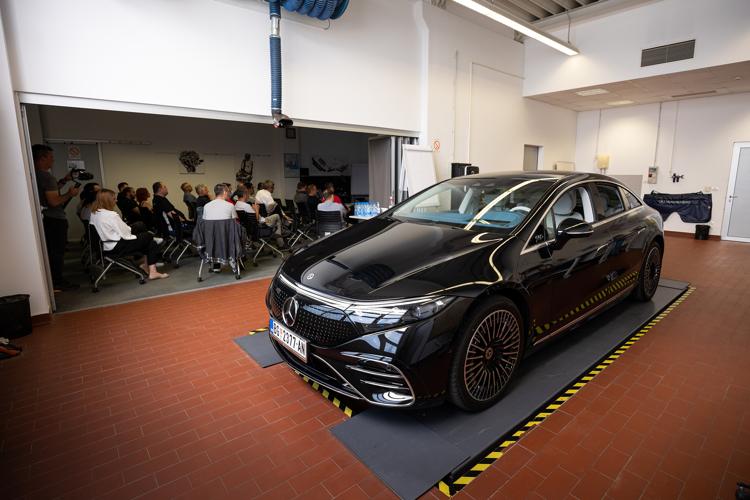 Mercedes, EQS, promocija