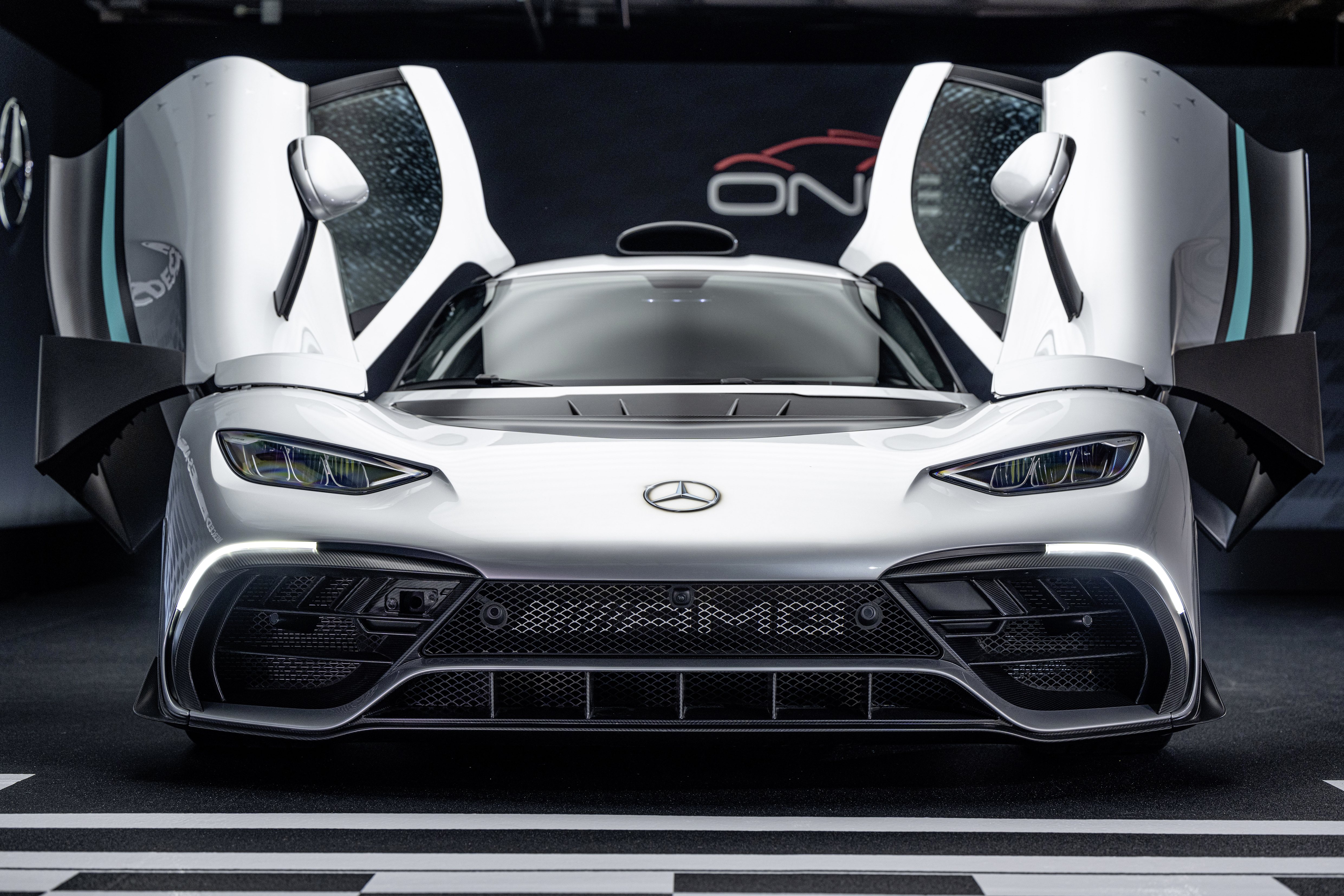 Der neue Mercedes-AMG ONE: Formel-1-Technologie für die StraßeThe new Mercedes-AMG ONE: Formula 1 technology for the road