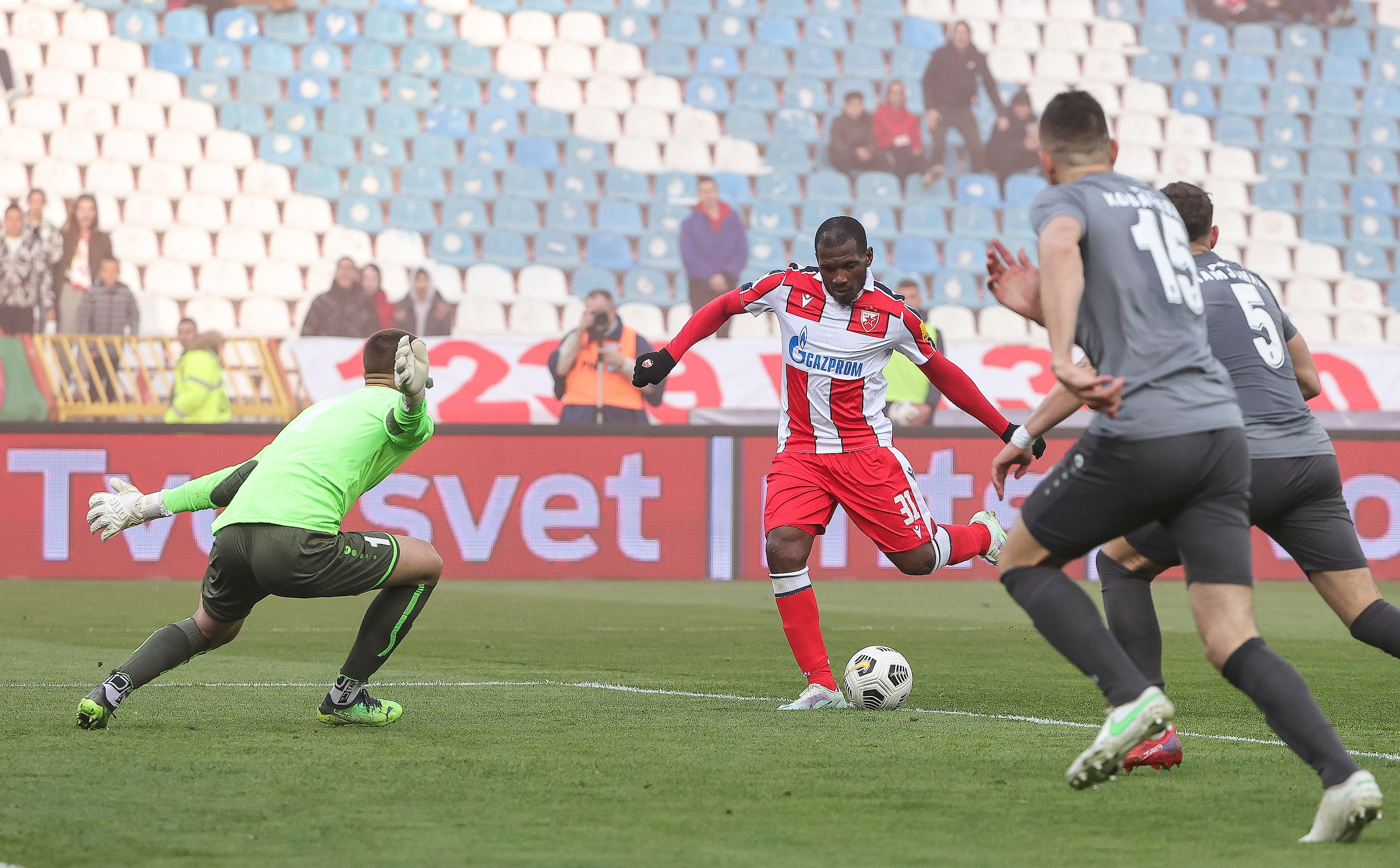 El Fardou Ben Nabouhane scores the goal
Fudbal-Super League Season 2021/2022
Crvena Zvezda V Radnicki Kragujevac
Beograd, 03.03.2022.
foto: Srdjan Stevanovic/Starsport.rs ©