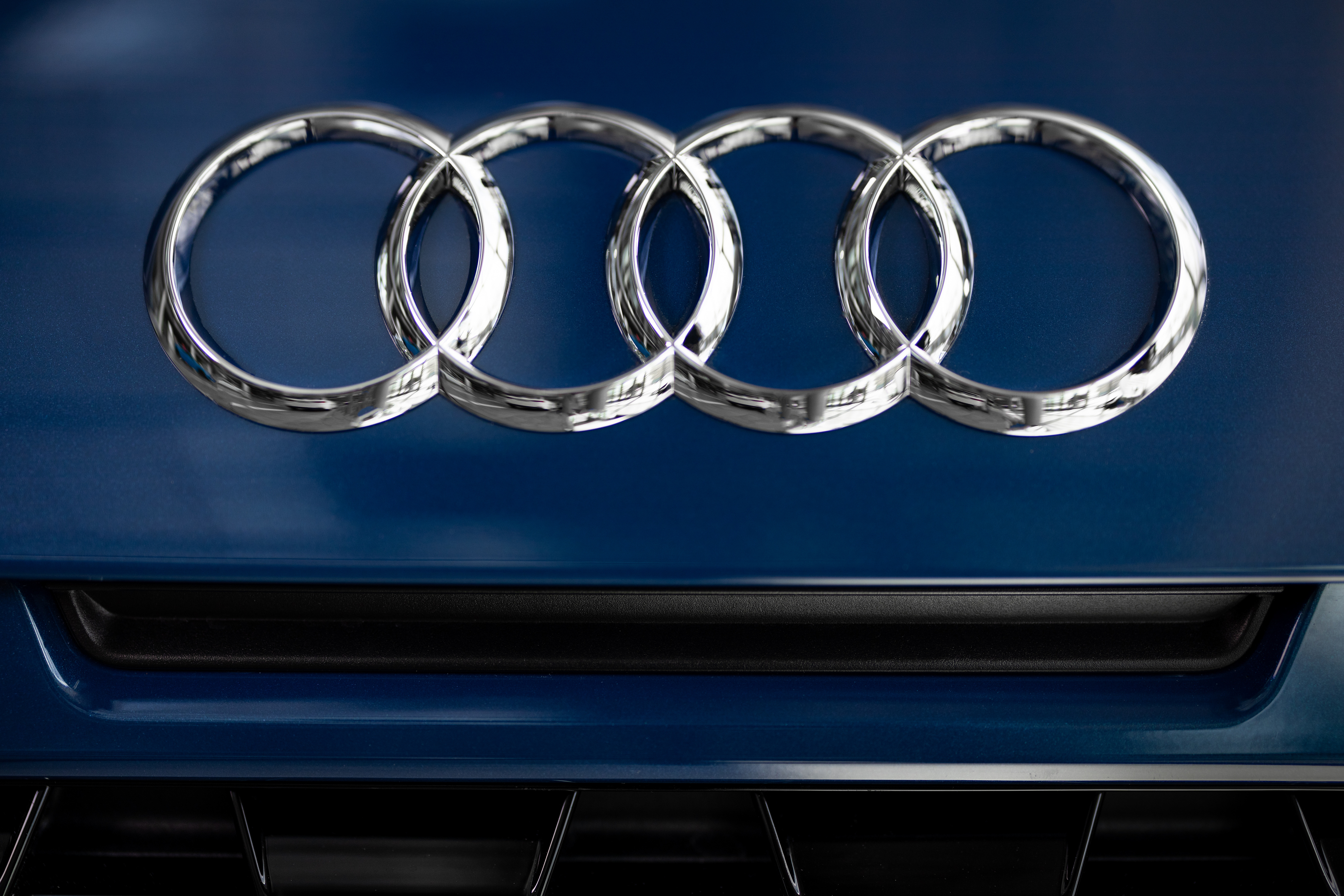 Audi logo, Four Rings, corporate identity, symbol
Potpis: Audi Tag:logo