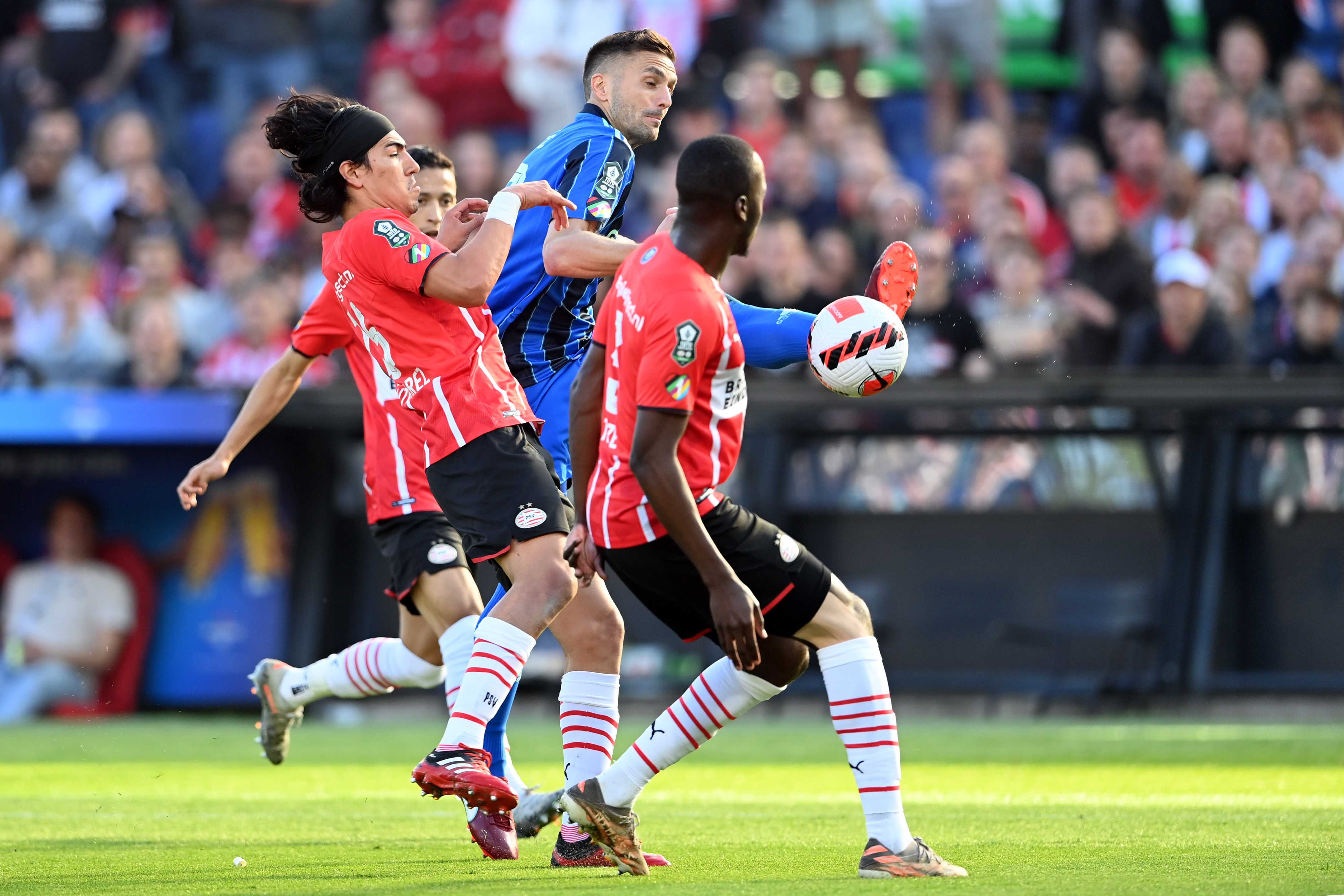 Ajax v PSV