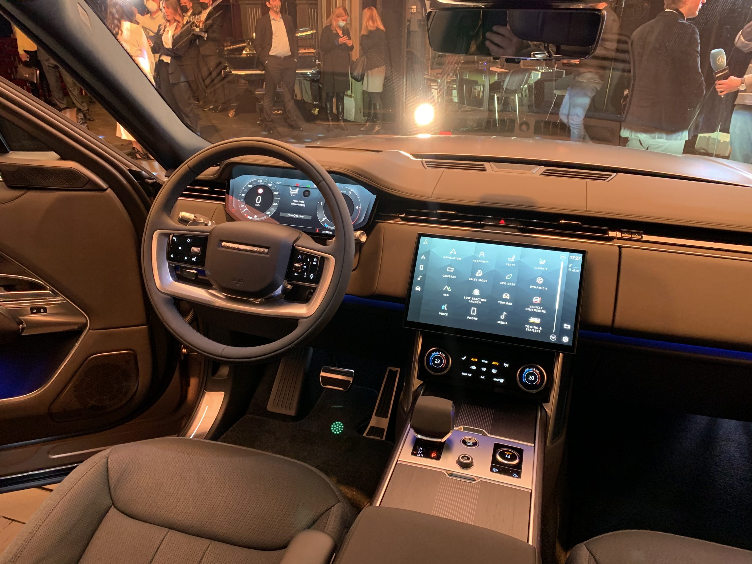 Land Rover, Range Rover, Narodno pozoriste.