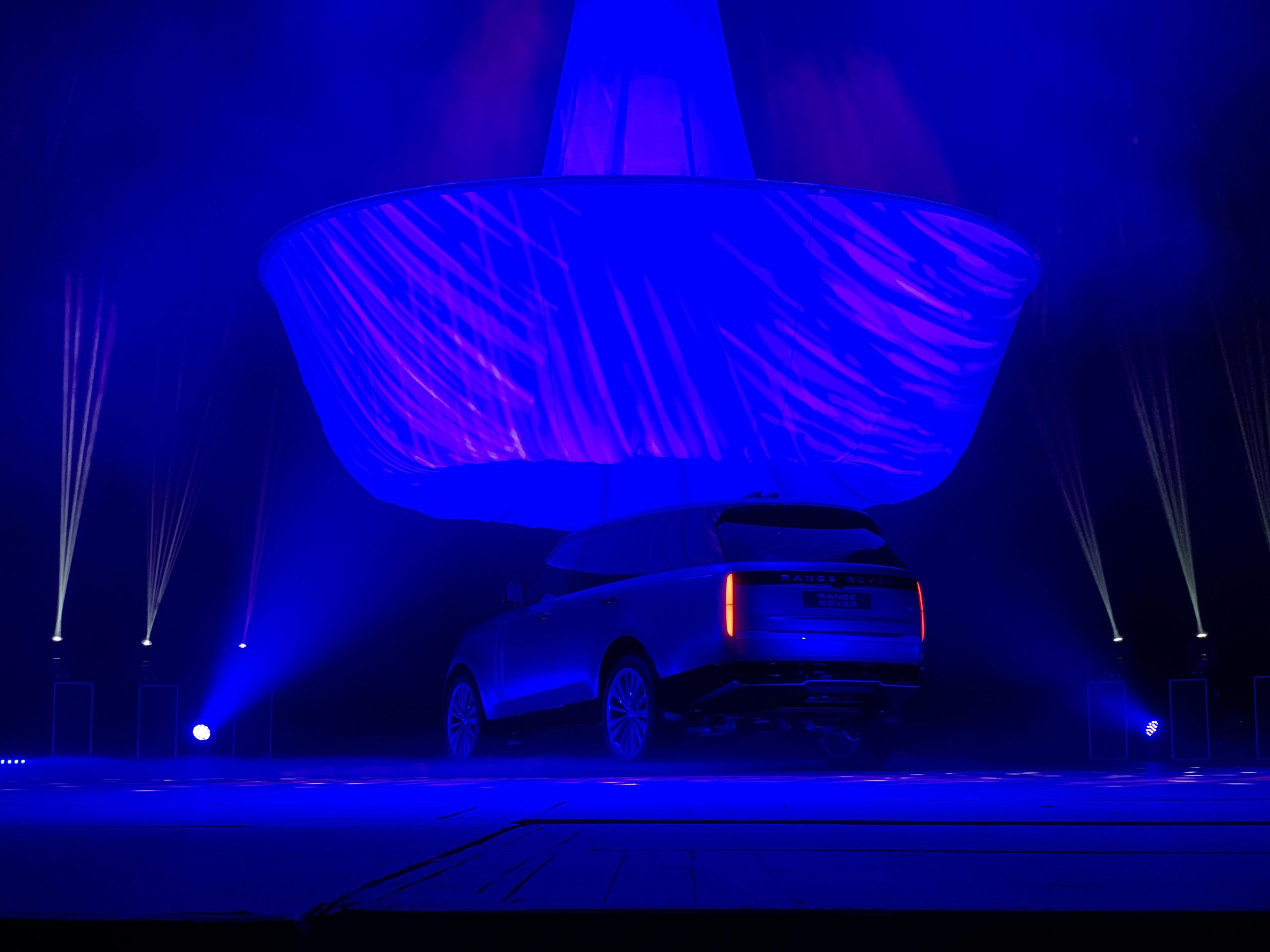 Land Rover, Range Rover, Narodno pozoriste.