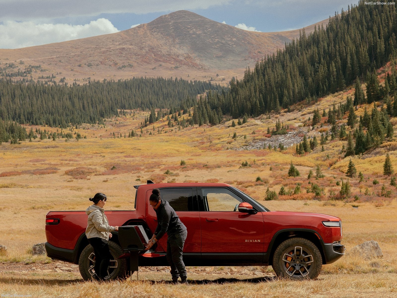 Rivian-R1T-2022-1600-07