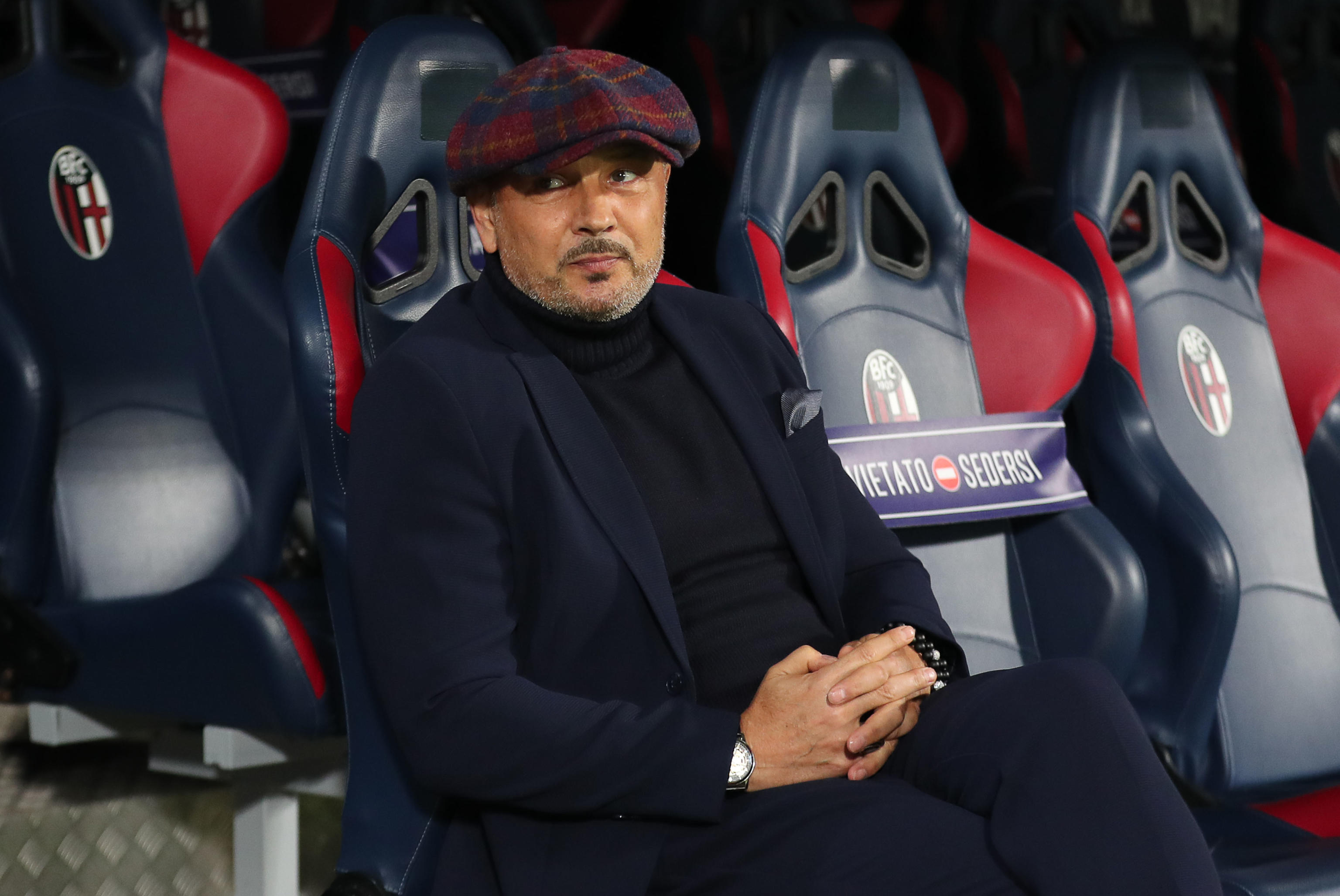 epa08808553 Bologna's coach Sinisa Mihajlovic prior to the Italian Serie A soccer match Bologna FC vs SSC Napoli at Renato Dall'Ara stadium, Bologna, Italy, 08 November 2020.  EPA-EFE/ELISABETTA BARACCHI