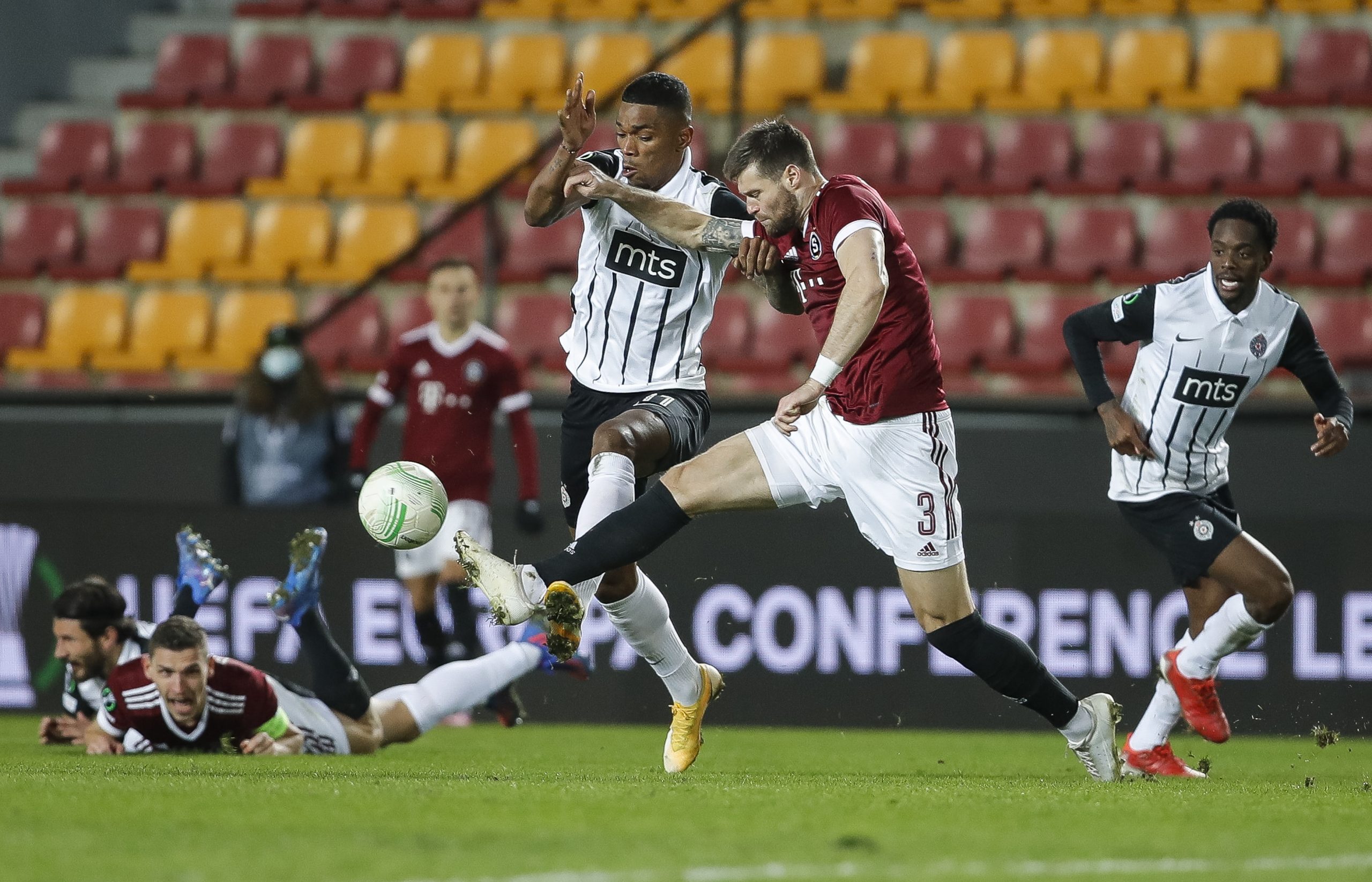 Ricardo Gomes (L) and Ondrej Celustka (R)
Fudbal-UEFA Conference League Play-Off First leg Season 2021/2022-Sparta Prag v Partizan
Beograd, 17.02.2022.
foto: Starsport.rs ©