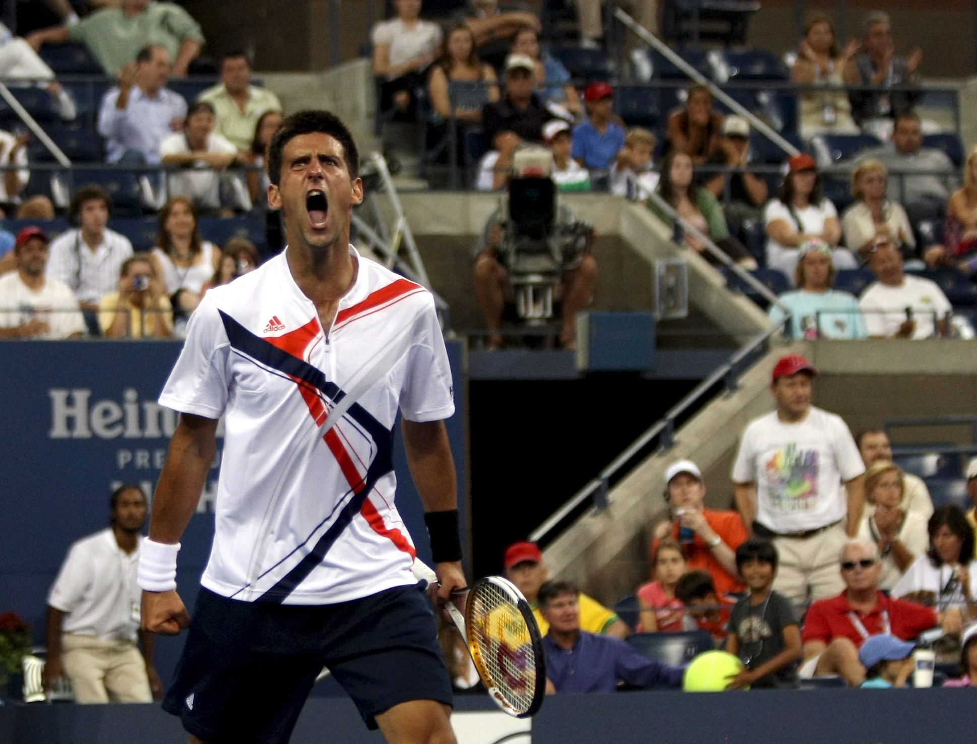 epa01109654 Novak Djokovic of Serbia celebrates after defeating Juan Monaco of Argentina in their fourth round match on the ninth day of the 2007 US Open tennis tournament in Flushing Meadows, New York, USA, 04 September 2007.  EPA/JOHN G. MABANGLO