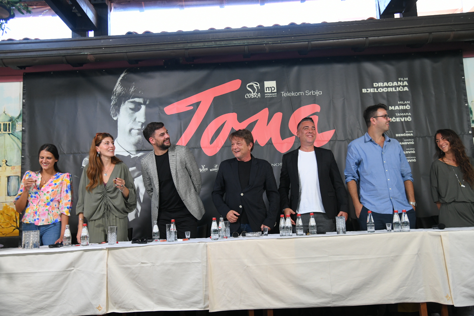 Beograd 10.09.2021. Sanja Marković, Tamara Dragičević, Milan Marić, Dragan Bjelogrlić, Željko Joksimović i Zoran Lisinac Projekcija filma Toma u restoranu, kafani Dva jelena u Skadarliji, konferencija za novinare, kzn, kzš Foto: Nemanja Jovanović/Nova.rs