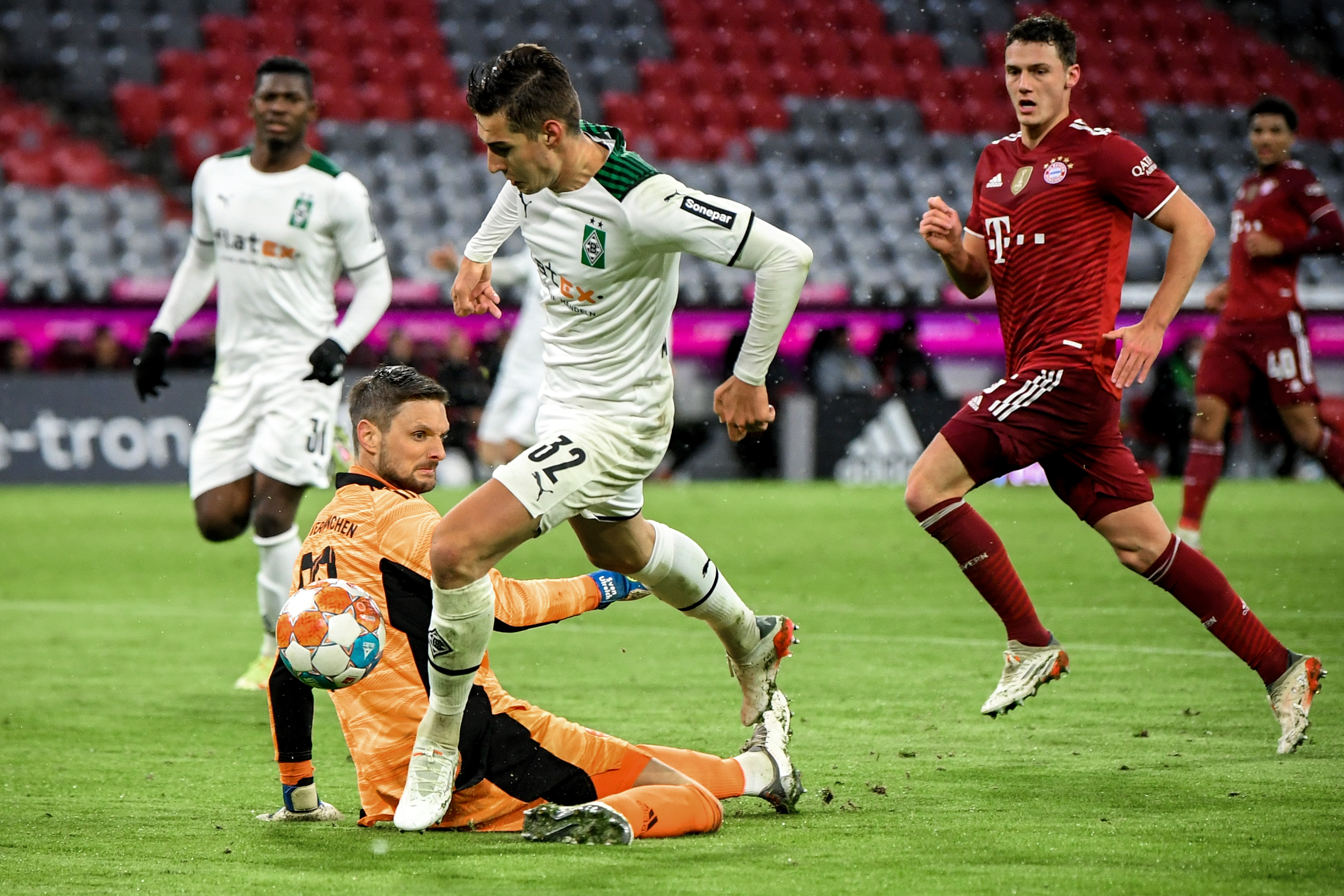 FC Bayern Munich vs Borussia Moenchengladbach