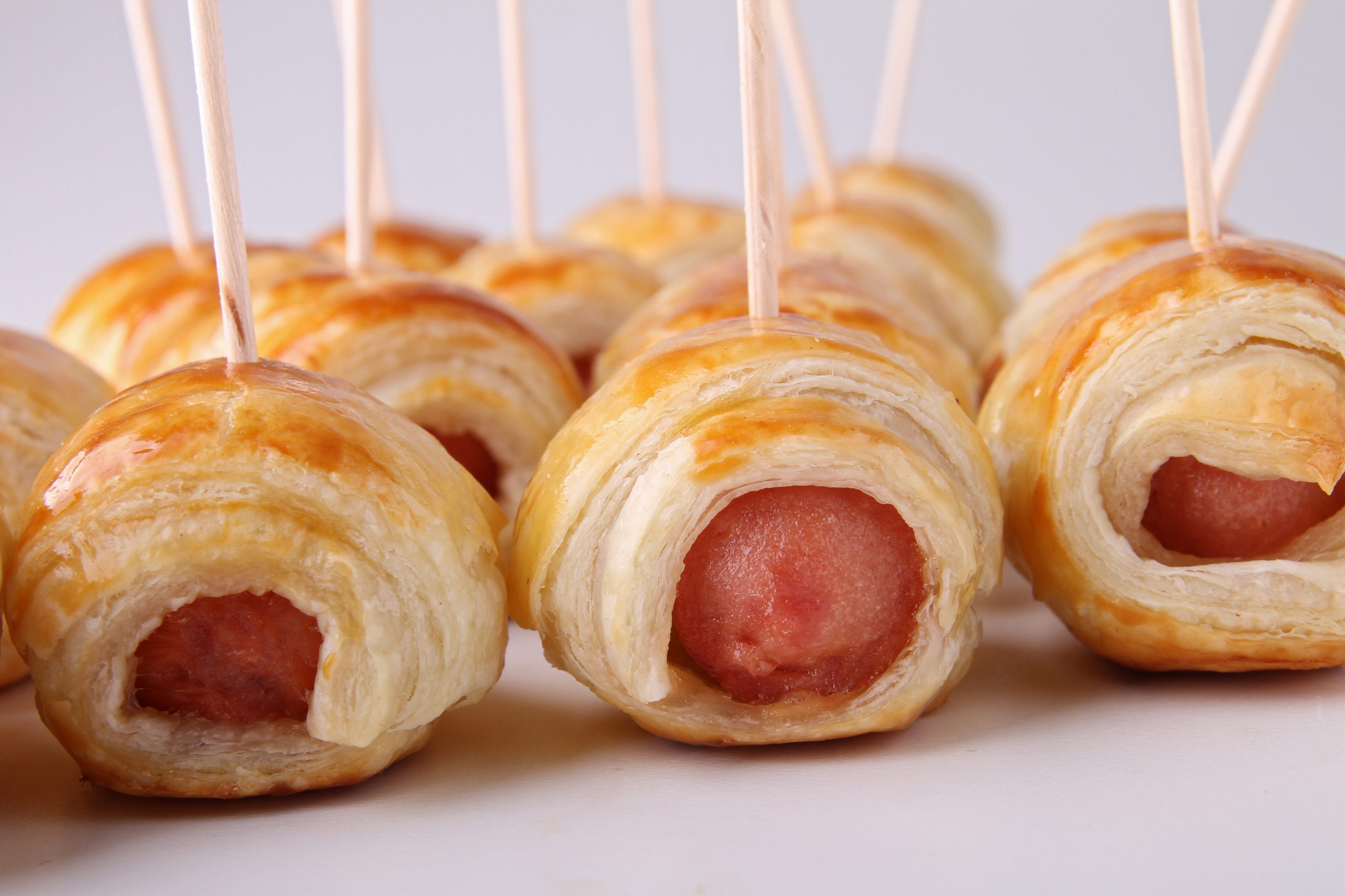 Majstor amater 14.6.21. (b) rol virsle stock-photo-sausage-roll-and-toothpick-75731218