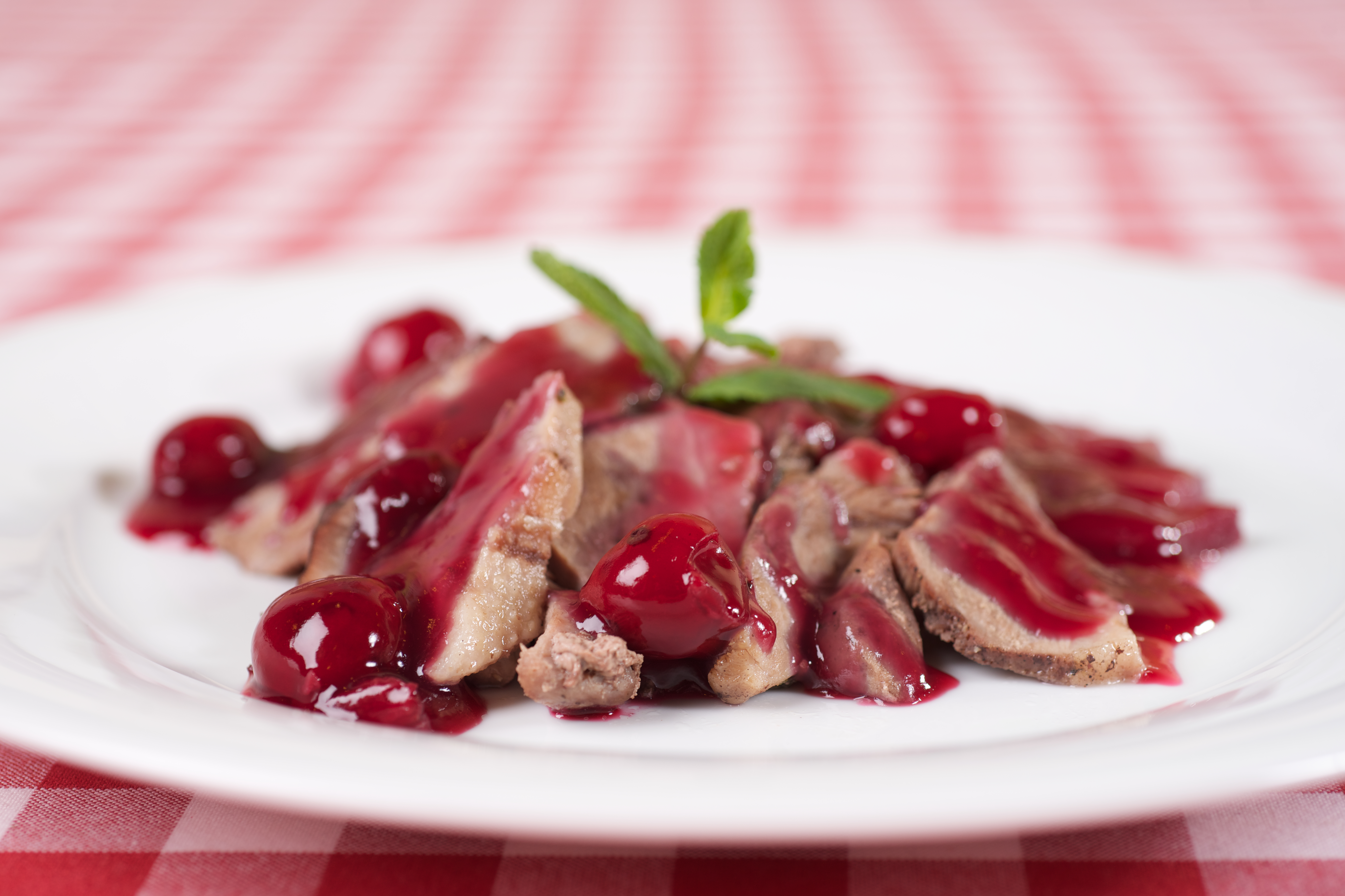 Duck,In,Cherry,Sauce