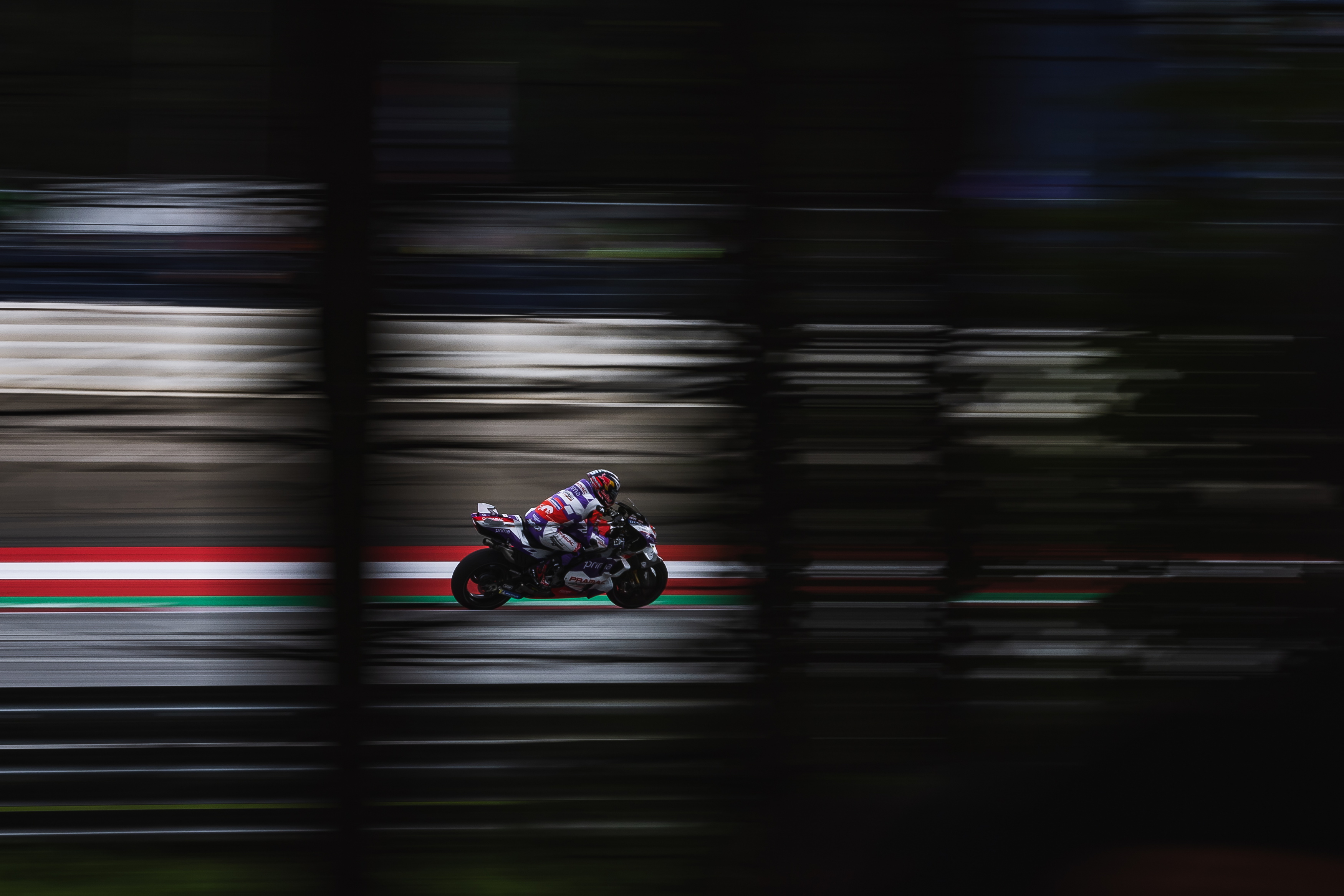 epa10131478 Spanish Jorge Martin of Pramac Racing during the race for the MotoGP of Austria at the Red Bull Ring in Spielberg, Austria, 21 August 2022.  EPA-EFE/DOMINIK ANGERER