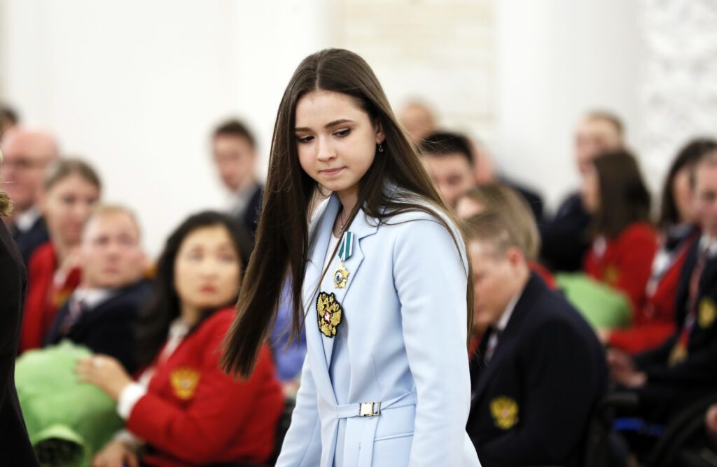 epa09909997 Russian figure skater Kamila Valieva during a state awards ceremony for Russian medal winners of the Beijing 2022 Olympic Winter Games at the Kremlin in Moscow, Russia, 26 April 2022.  EPA-EFE/YURI KOCHETKOV