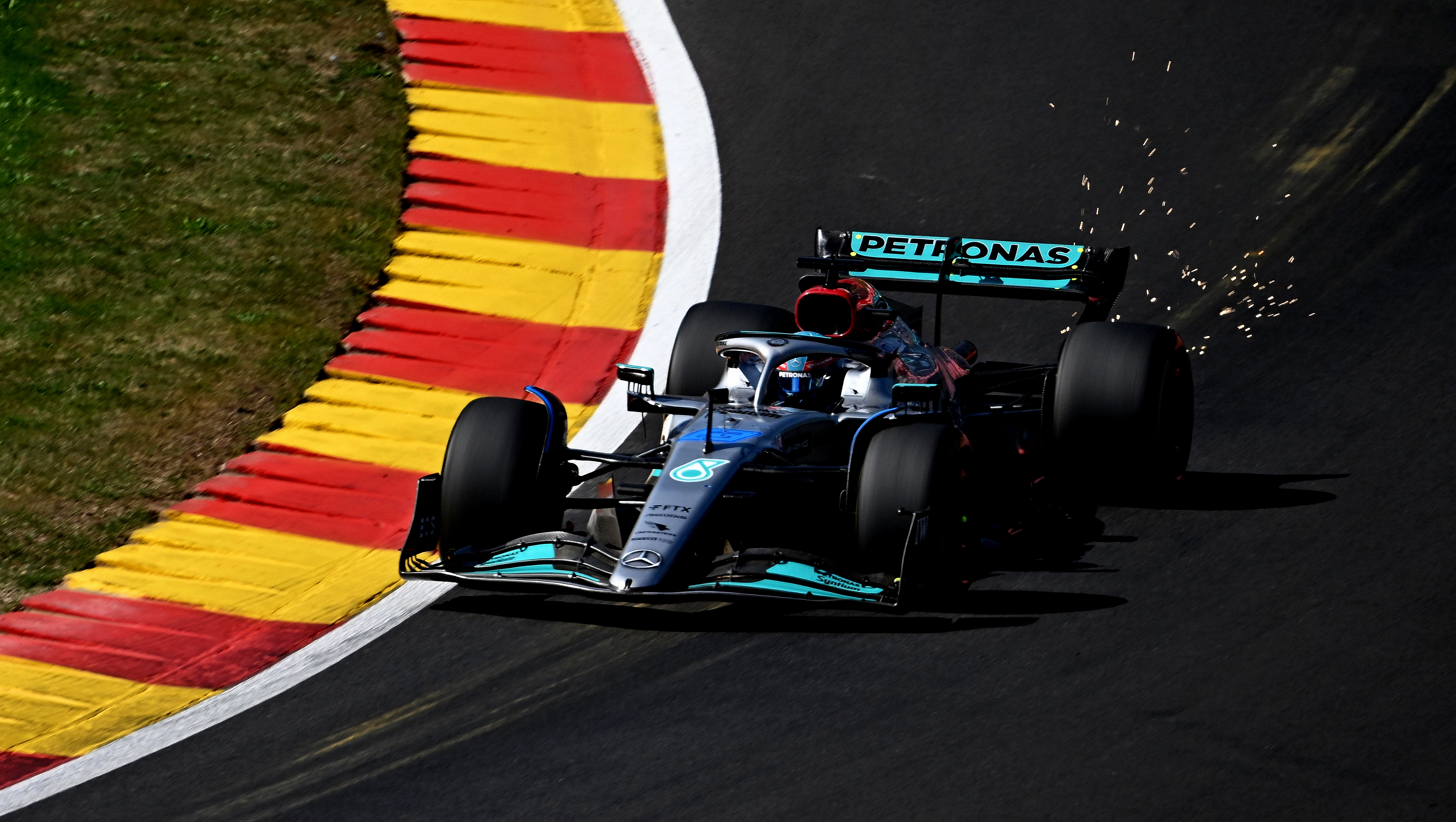 epa10143435 British Formula One driver George Russell of Mercedes-AMG Petronas in action during the Formula One Grand Prix of Belgium at the Spa-Francorchamps race track in Stavelot, Belgium, 28 August 2022.  EPA-EFE/CHRISTIAN BRUNA