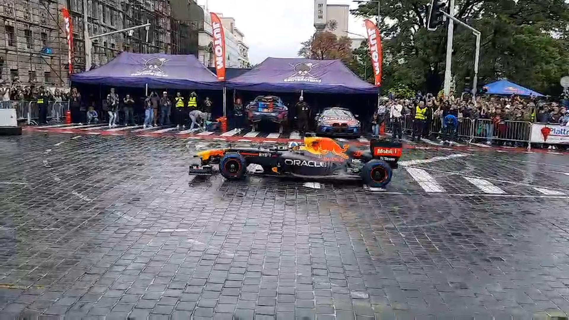 1663416875-Formula-1-na-Trgu-republike_DZ.jpg