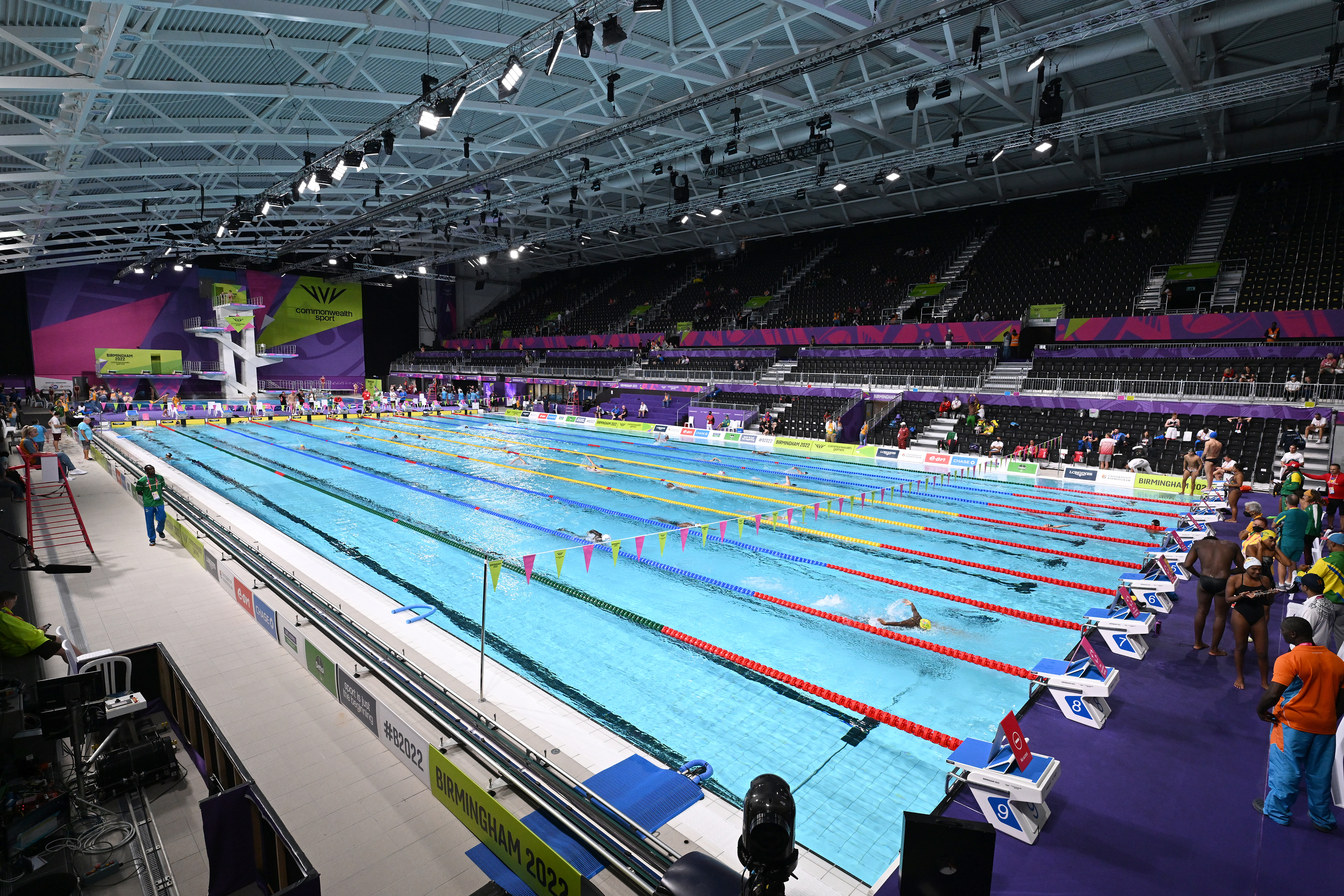 epa10099652 A general view ahead of the Swimming Heats on Day 3 of the XXII Commonwealth Games at the Sandwell Aquatics Centre in Birmingham, Britain, 31 July 2022.  EPA-EFE/DAVE HUNT   AUSTRALIA AND NEW ZEALAND OUT  EDITORIAL USE ONLY