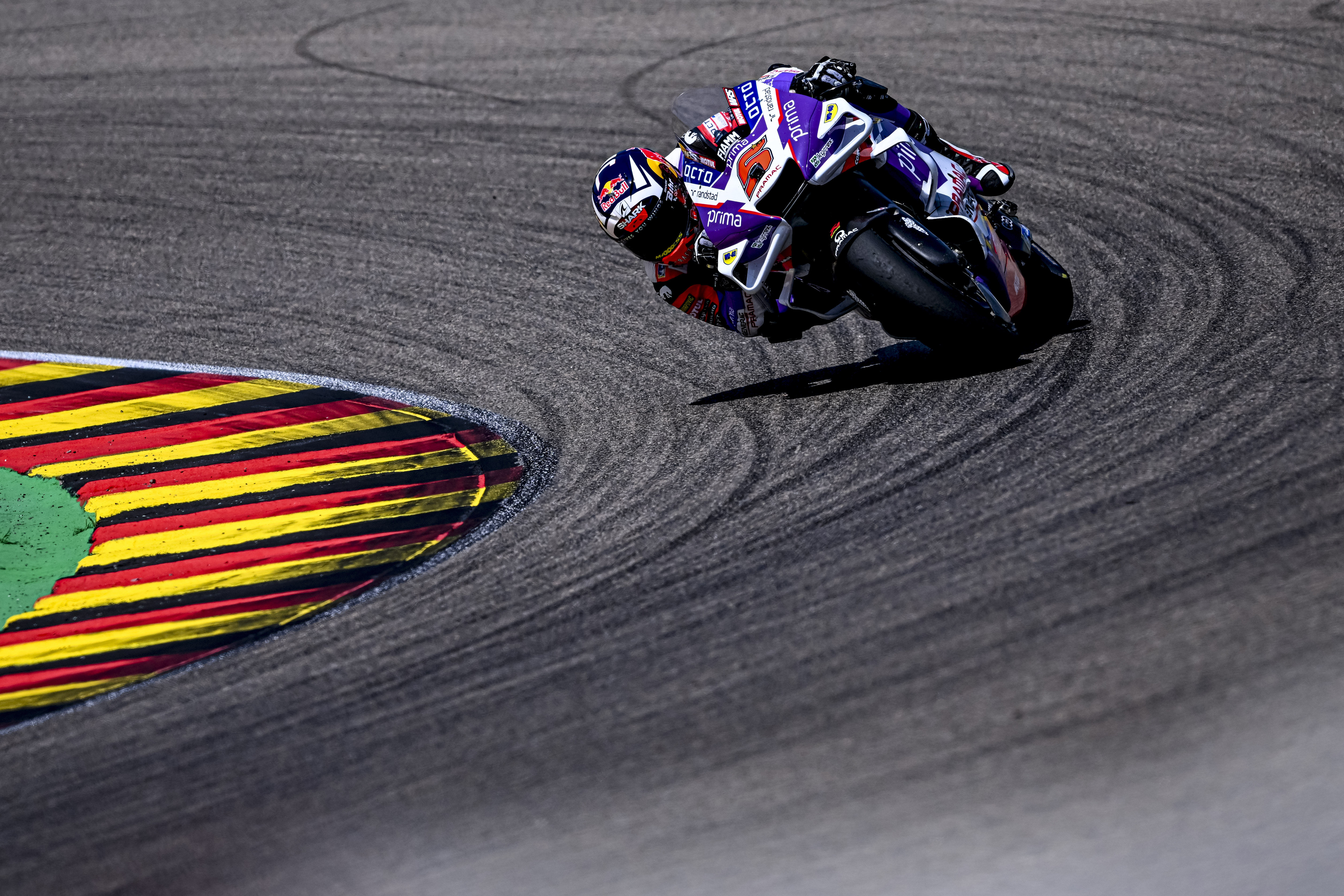 epa10022036 French MotoGP rider Johann Zarco of Prima Pramac Racing team in action during the Motorcycling Grand Prix of Germany at the Sachsenring racing circuit in Hohenstein-Ernstthal, Germany, 19 June 2022.  EPA-EFE/FILIP SINGER