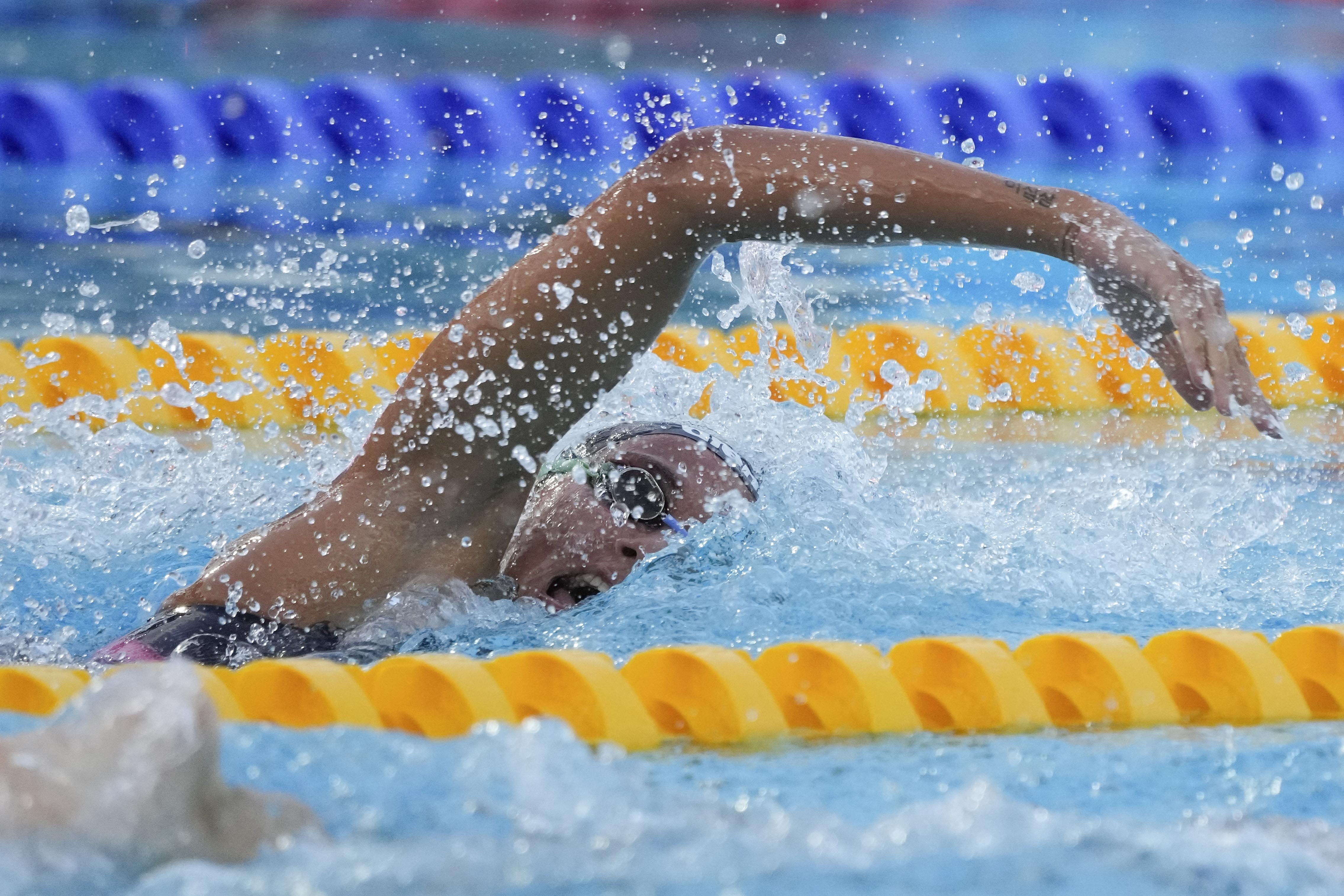 First placed Italy's Simona Quadarella competes during the women's 800m freestyle final at the European swimming championships, in Rome, Friday, Aug. 12, 2022. (AP Photo/Andrew Medichini)