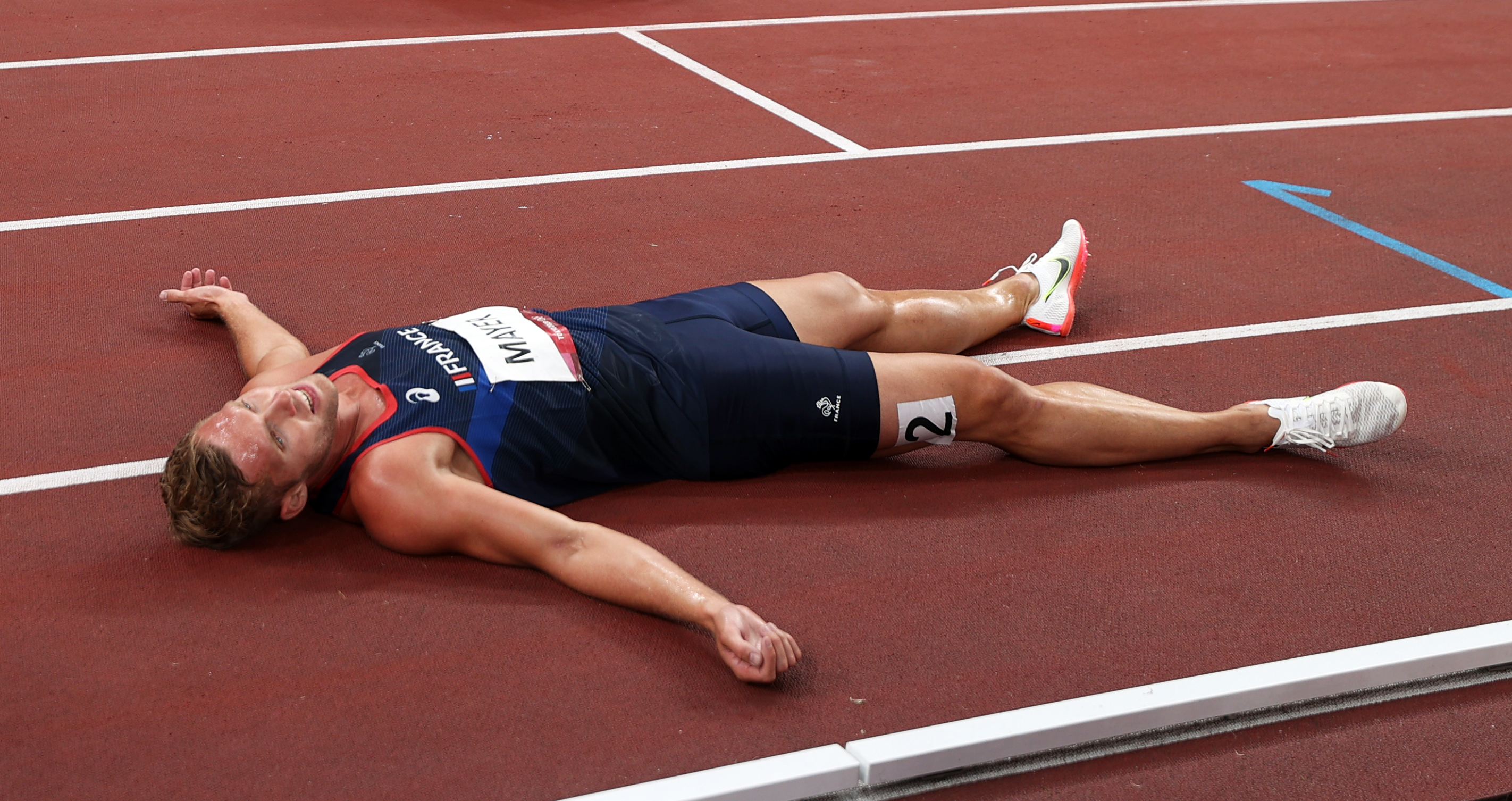 epa09398284 Kevin Mayer of France after the 1500m of Men's Decathlon during the Athletics events of the Tokyo 2020 Olympic Games at the Olympic Stadium in Tokyo, Japan, 05 August 2021. Mayer won silver medal.  EPA-EFE/DIEGO AZUBEL