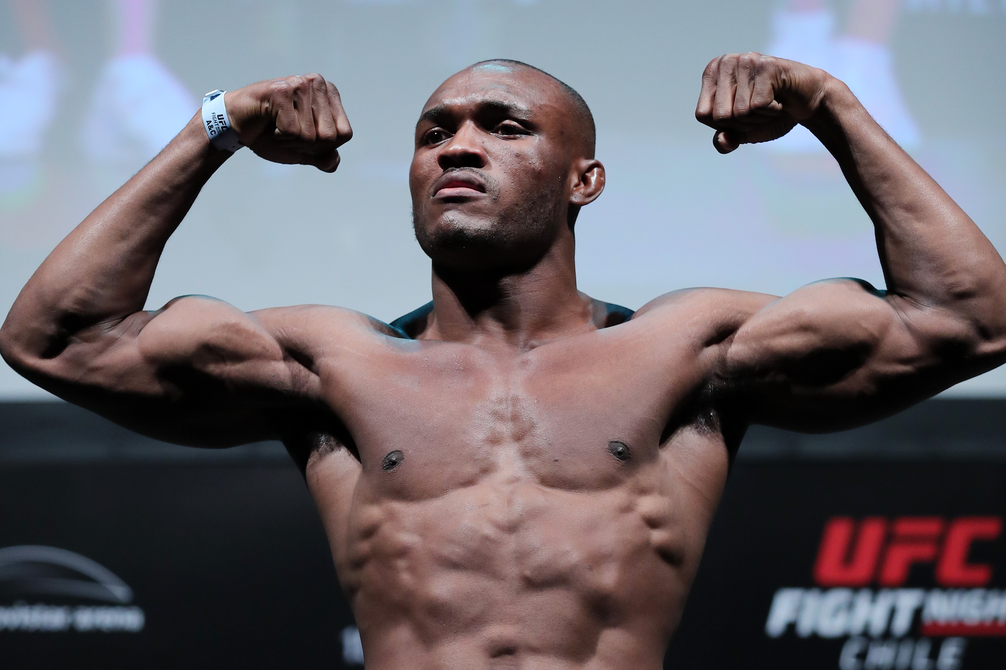 epa06748460 Nigerian wrestler Kamaru Usman participates in the weighing in event in Santiago, Chile, 18 May 2018, before the Ultimate Fighting Championship (UFC), which will debut on 19 May.  EPA-EFE/MARIO RUIZ