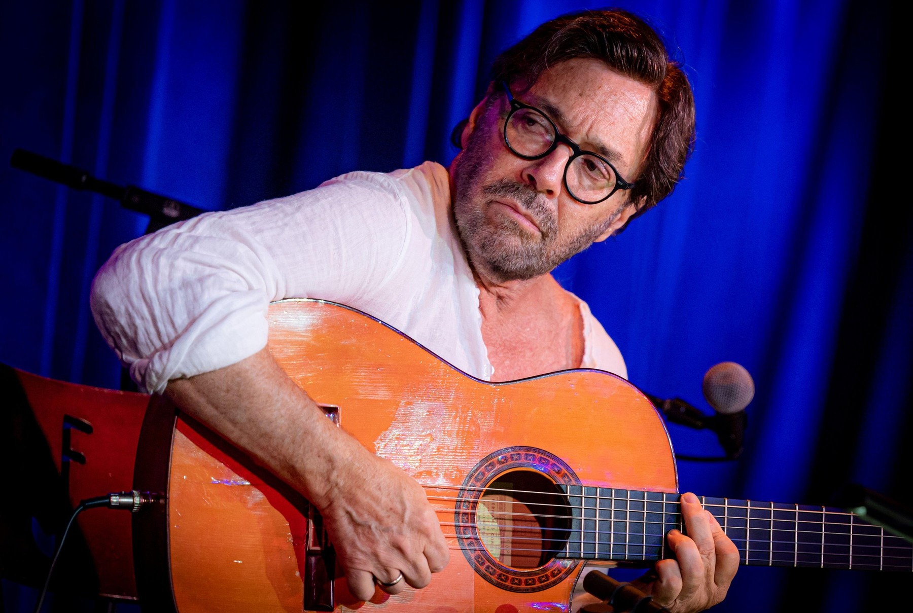 Honolulu, HI, USA. 7th Oct, 2022. Al Di Meola performs at Blue Note Hawaii at Outrigger Waikiki Resort in Honolulu, HI on October 7, 2022 Credit: Erik Kabik Photography/Media Punch/Alamy Live News